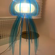 Lampe en plexiglas ou plexi vintage en forme de méduse
