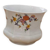White porcelain pot (cache-pot) with floral patterns from Wunsiedel.