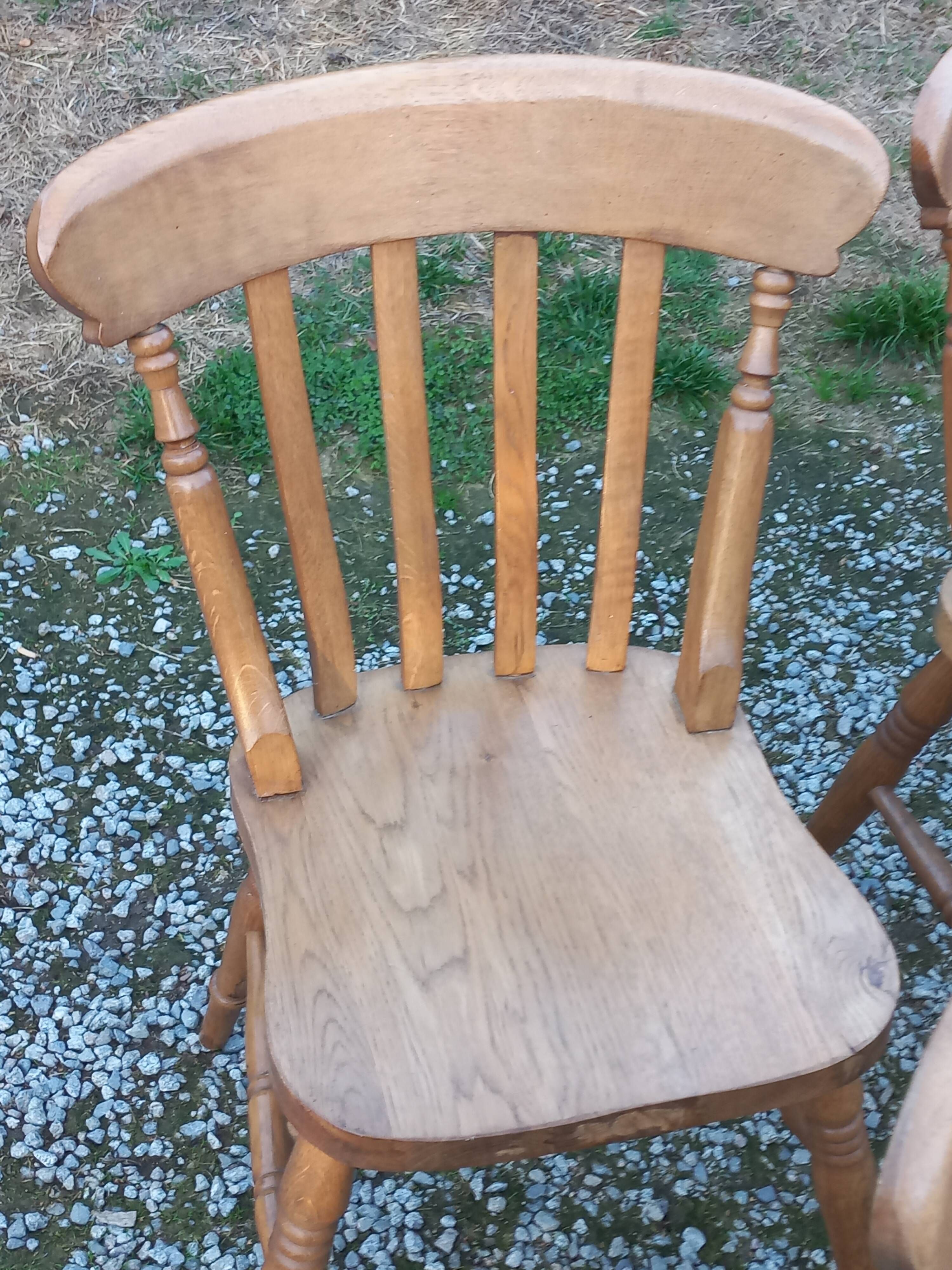 Set de 4 chaises et 1 fauteuil style montagne en chêne