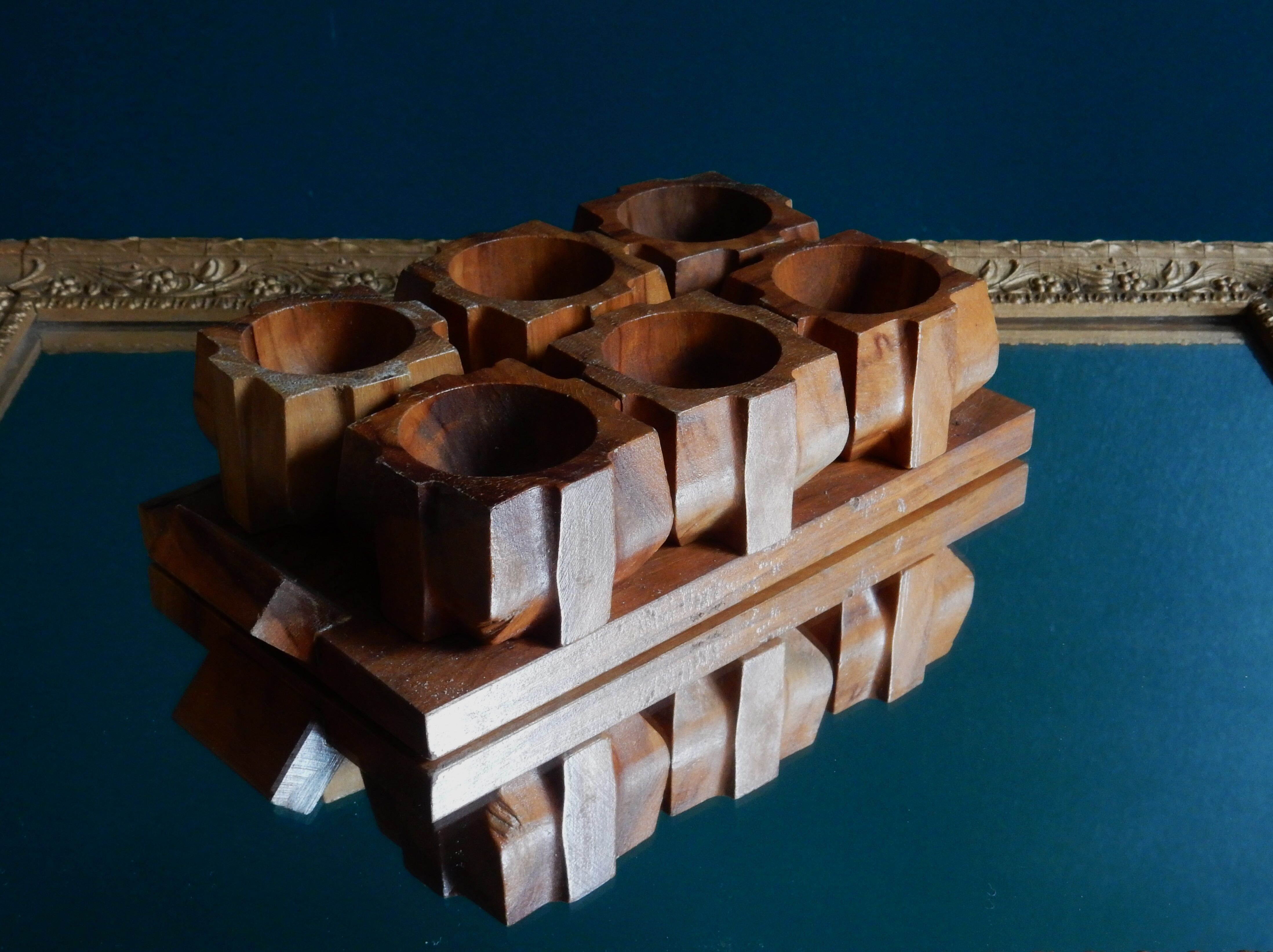 6 egg cups and their olive wood tray