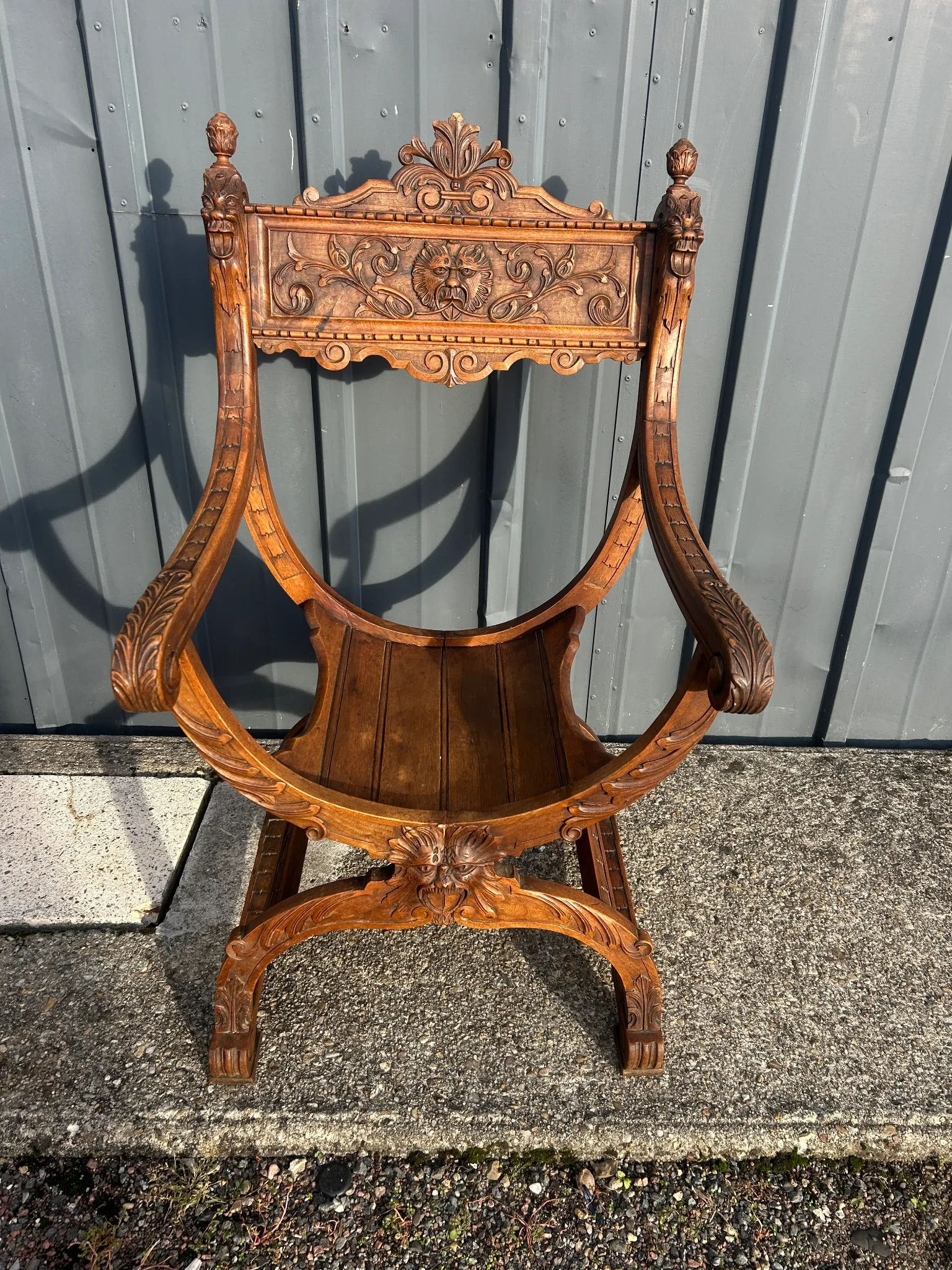 Dagobert armchair, crossed base