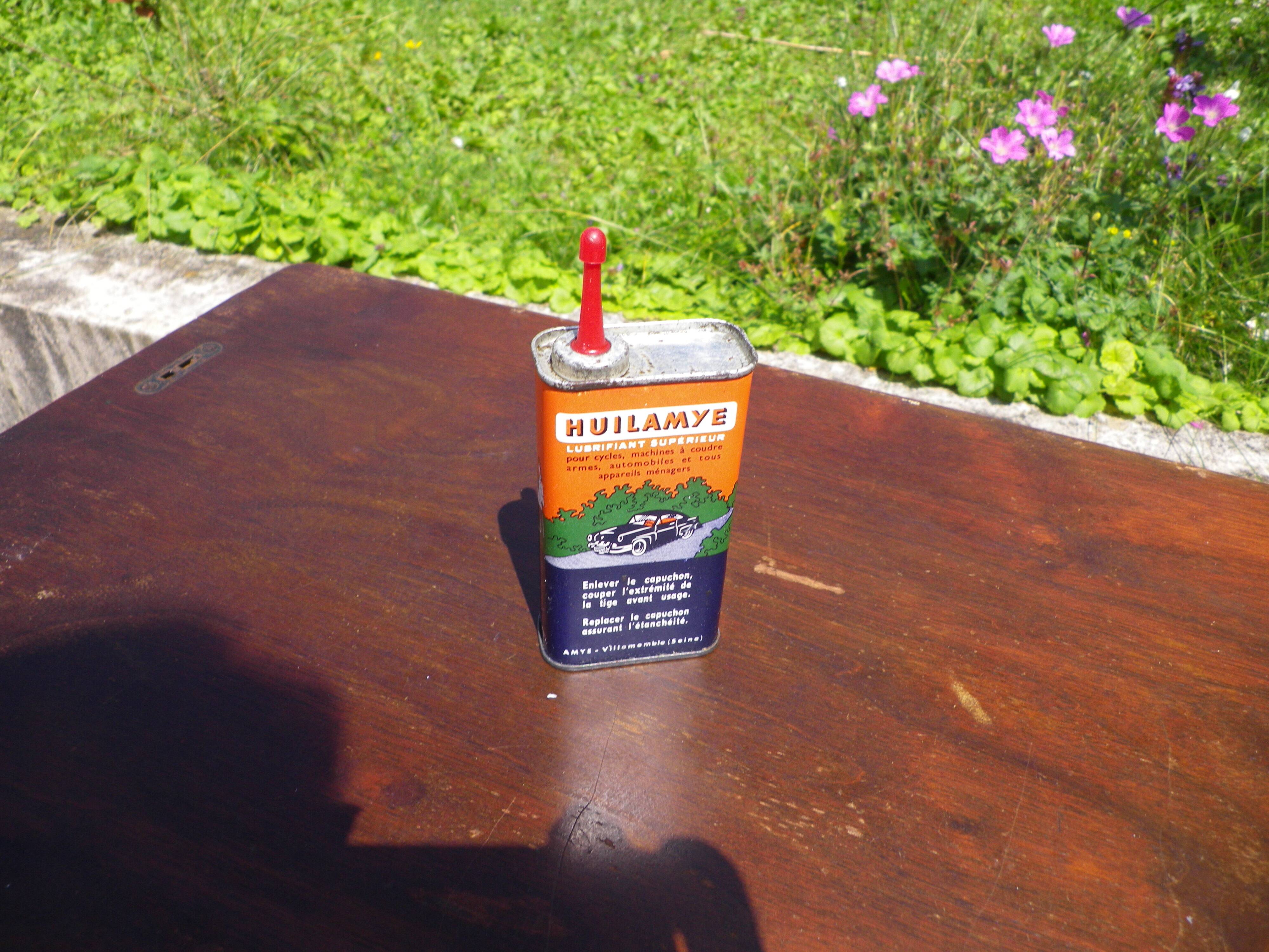 Singer sewing machine, 1928