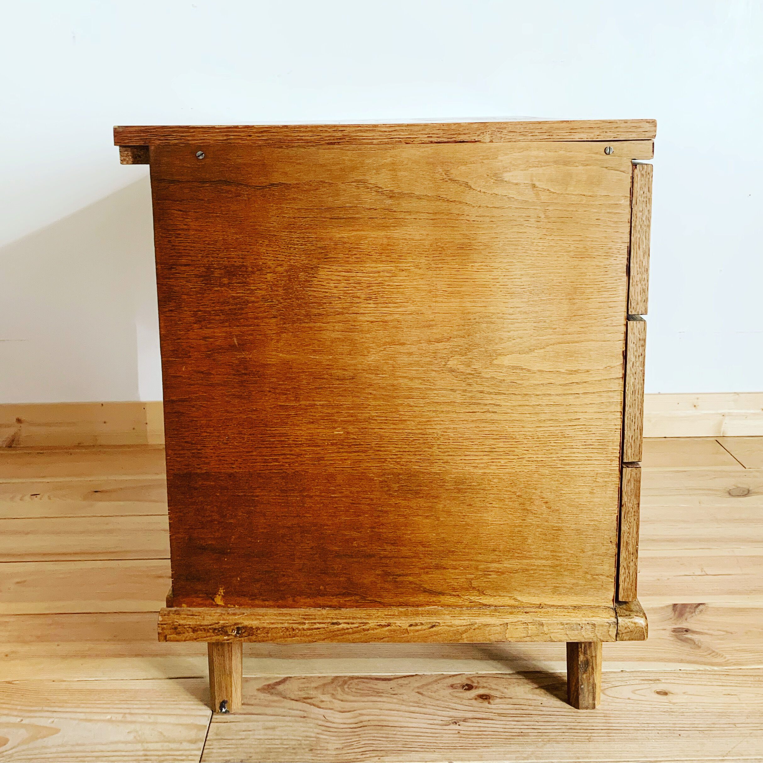 Asymmetrical vintage desk