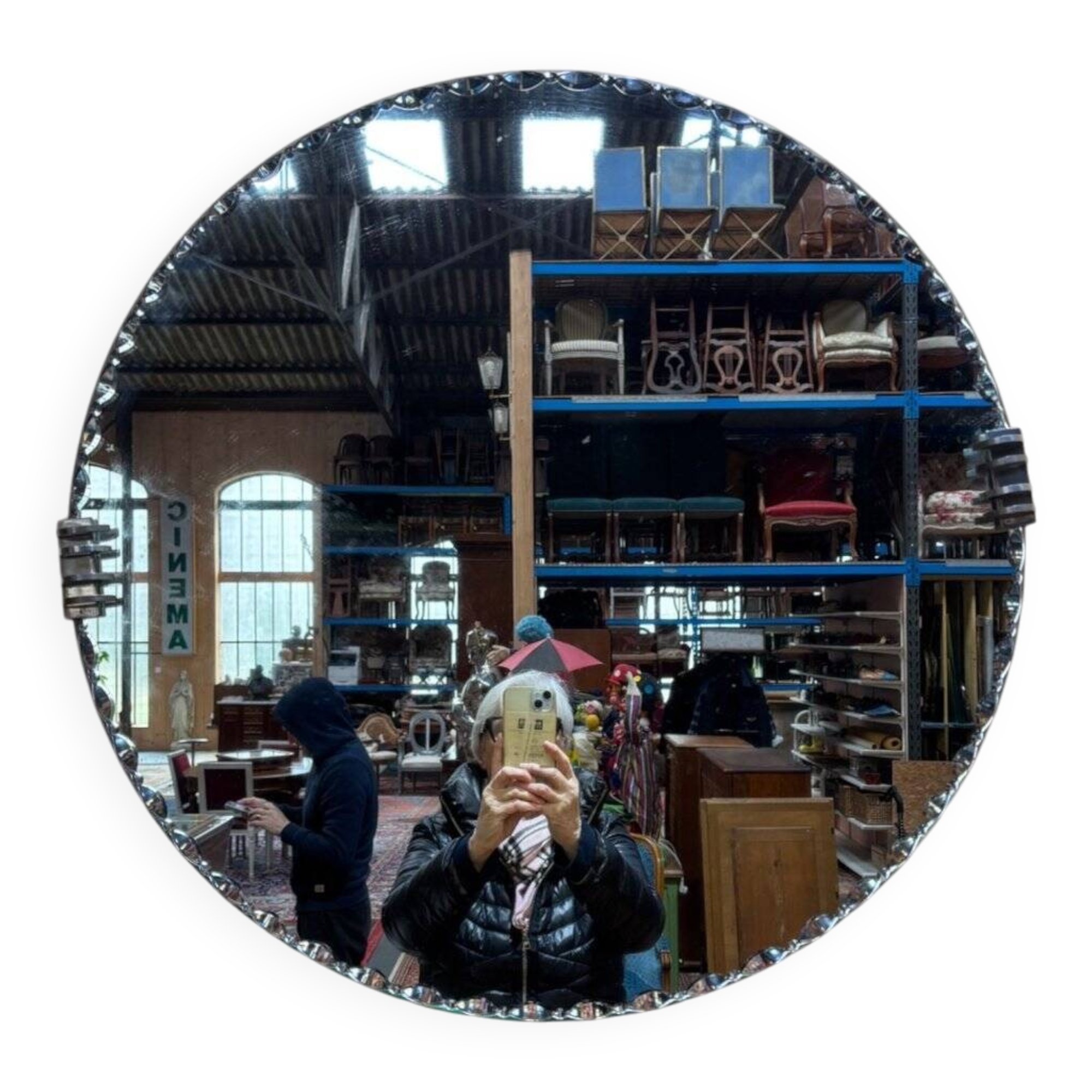 Round Art Deco mirror from the 1940s/50s with a bevelled edge.