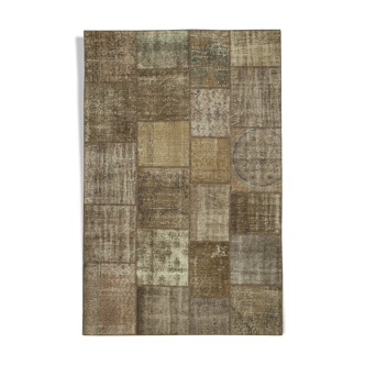 Handwoven oriental overdyed 196 cm x 304 cm brown patchwork carpet
