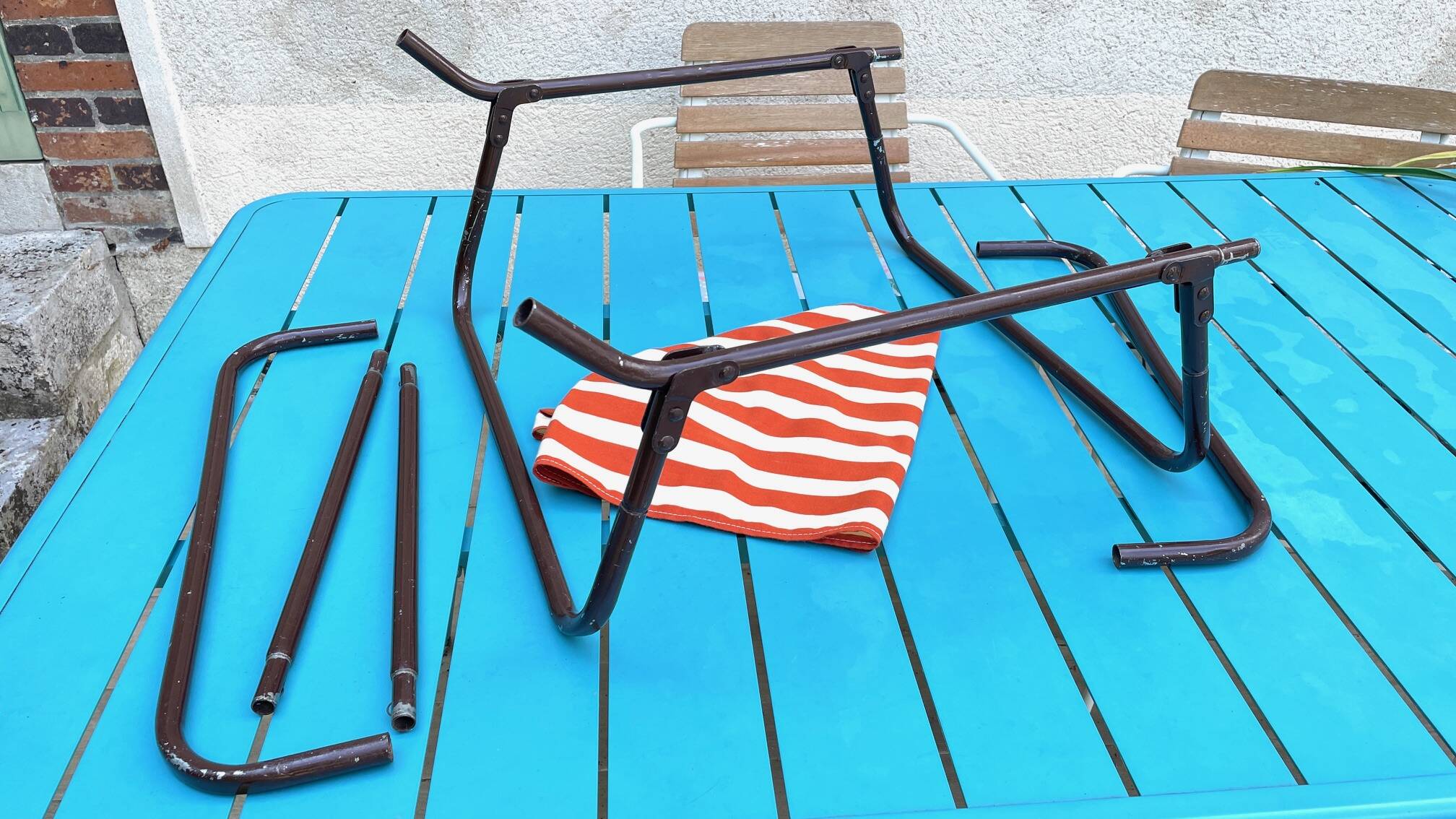 Vintage foldable nomadic deckchair