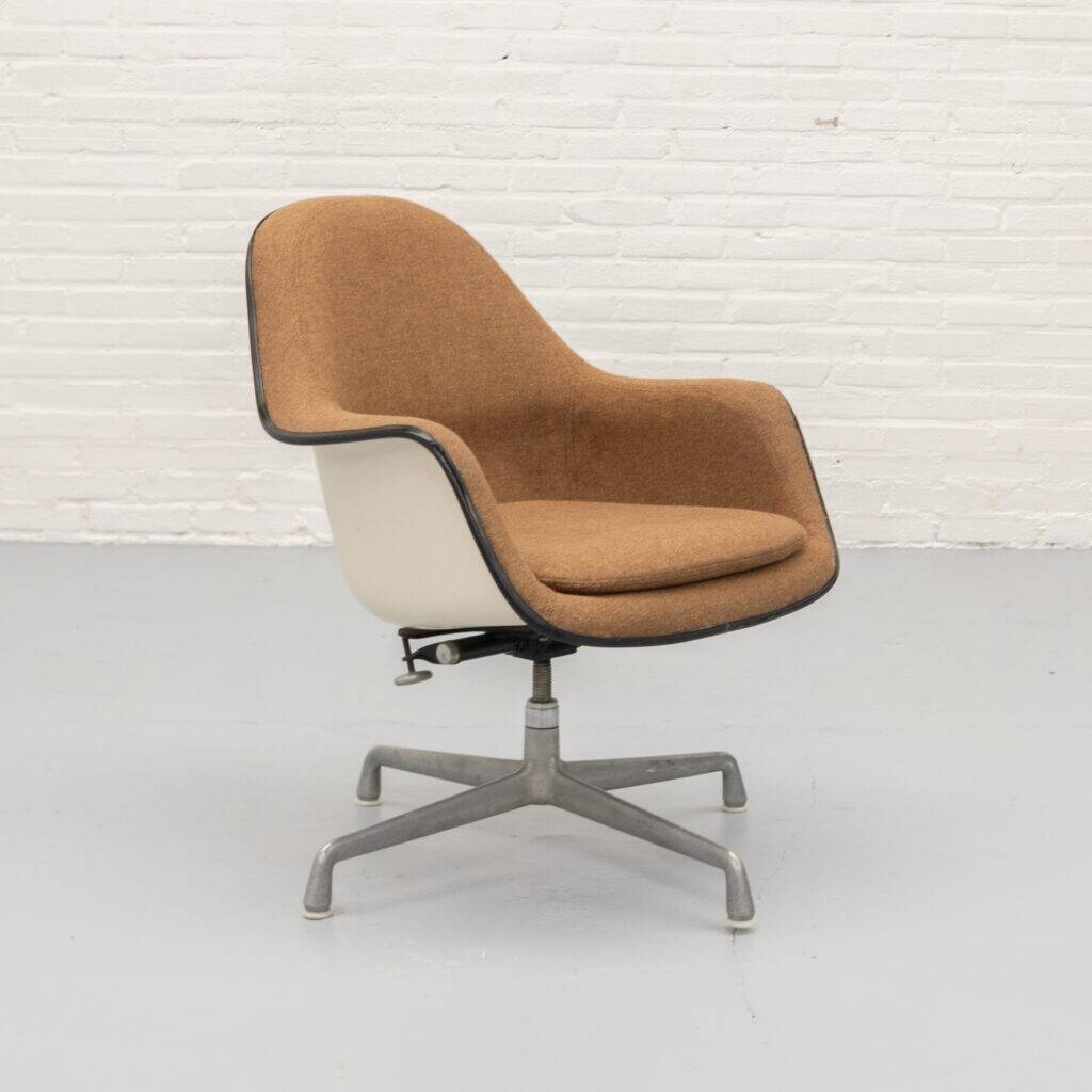 Eames Loose Cushion EC176 Chair Herman Miller 1970s