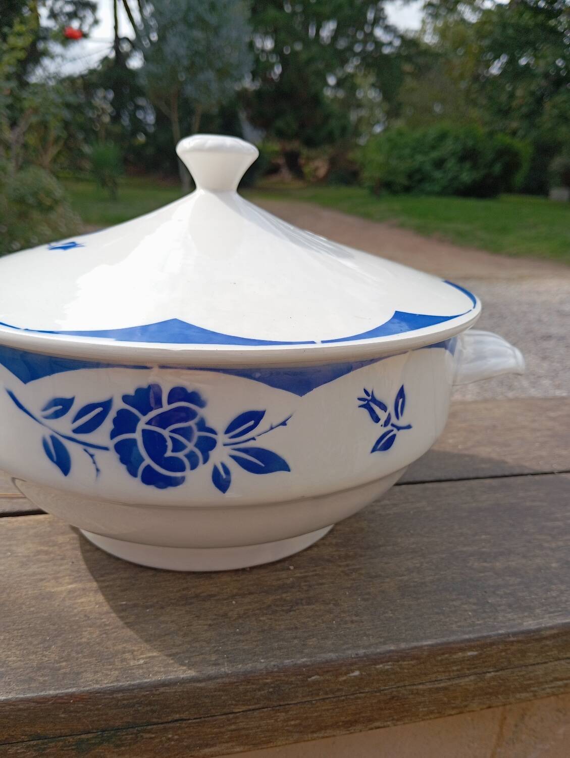 Art Deco Corsica soup tureen or vegetable dish by Digoin Sarreguemines 1930