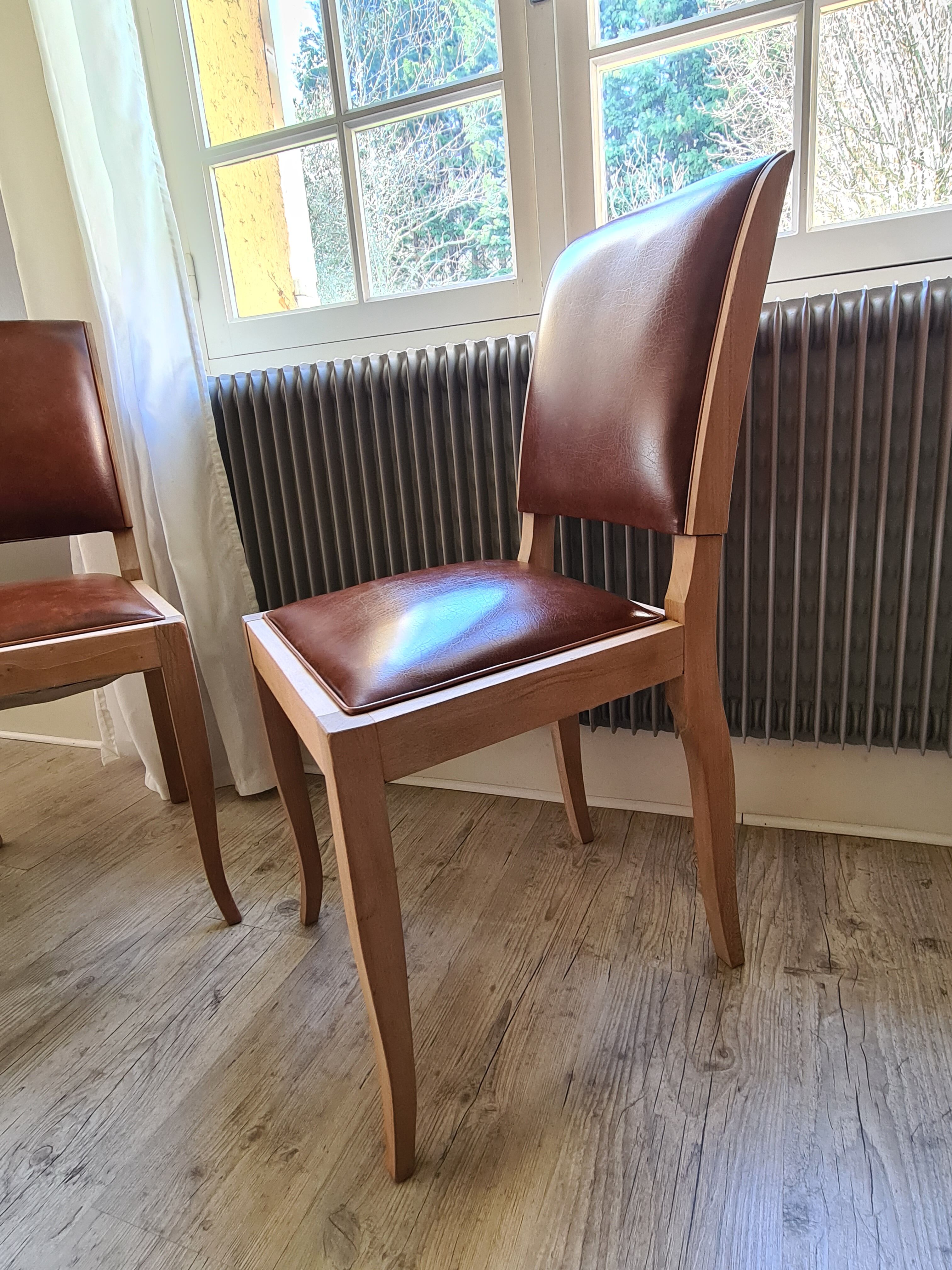 Set of 2 chic vintage chairs