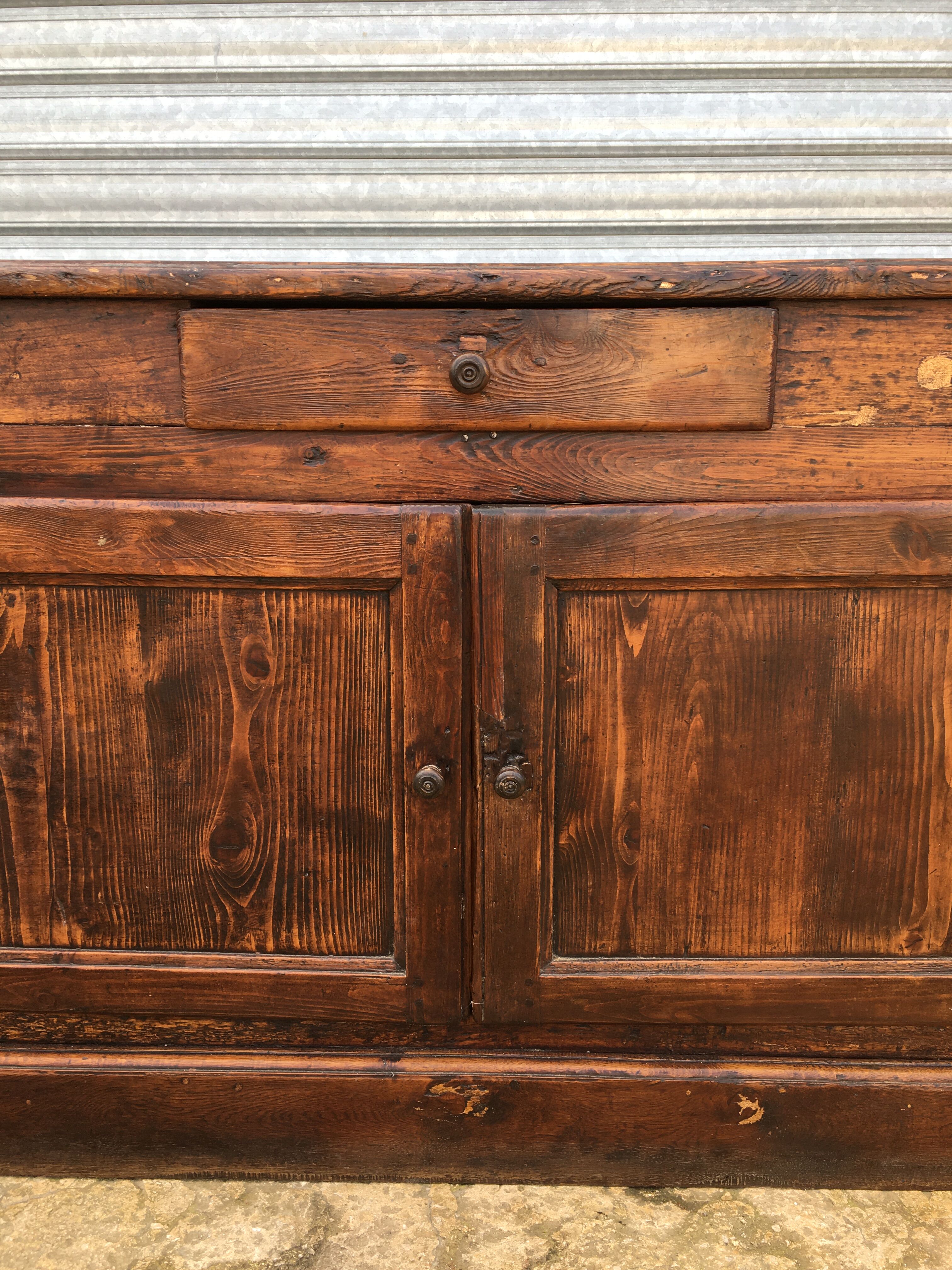 Buffet grocery counter 19th