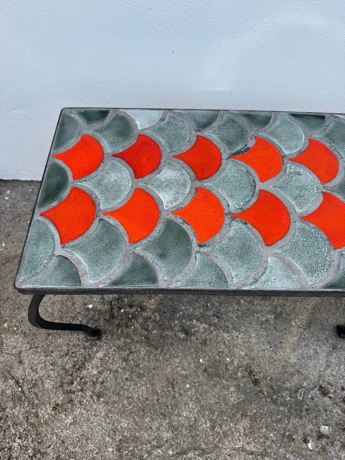 Ceramic coffee table with scales from the 1950s.