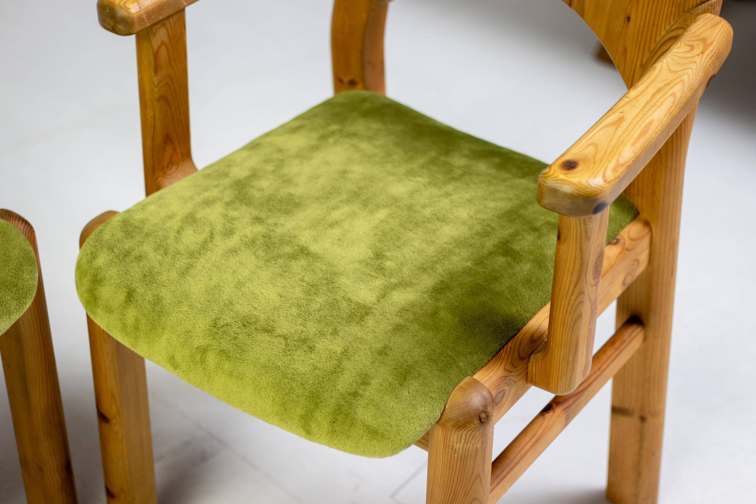 The Modern Scandinavian Oregon Pine Mid-Modern Dining Set - 4 Accent Chairs and 2 Armchairs