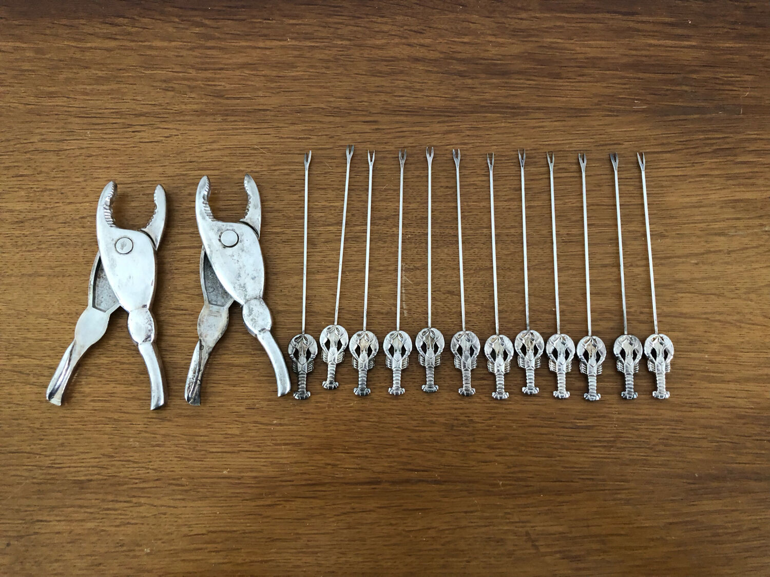 Vintage silver metal shellfish (lobster / crab) set