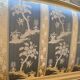 Lit capitonné de style Louis XVI en bois beige