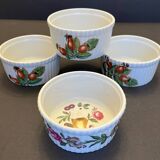 Set of 4 porcelain dishes from Paris
