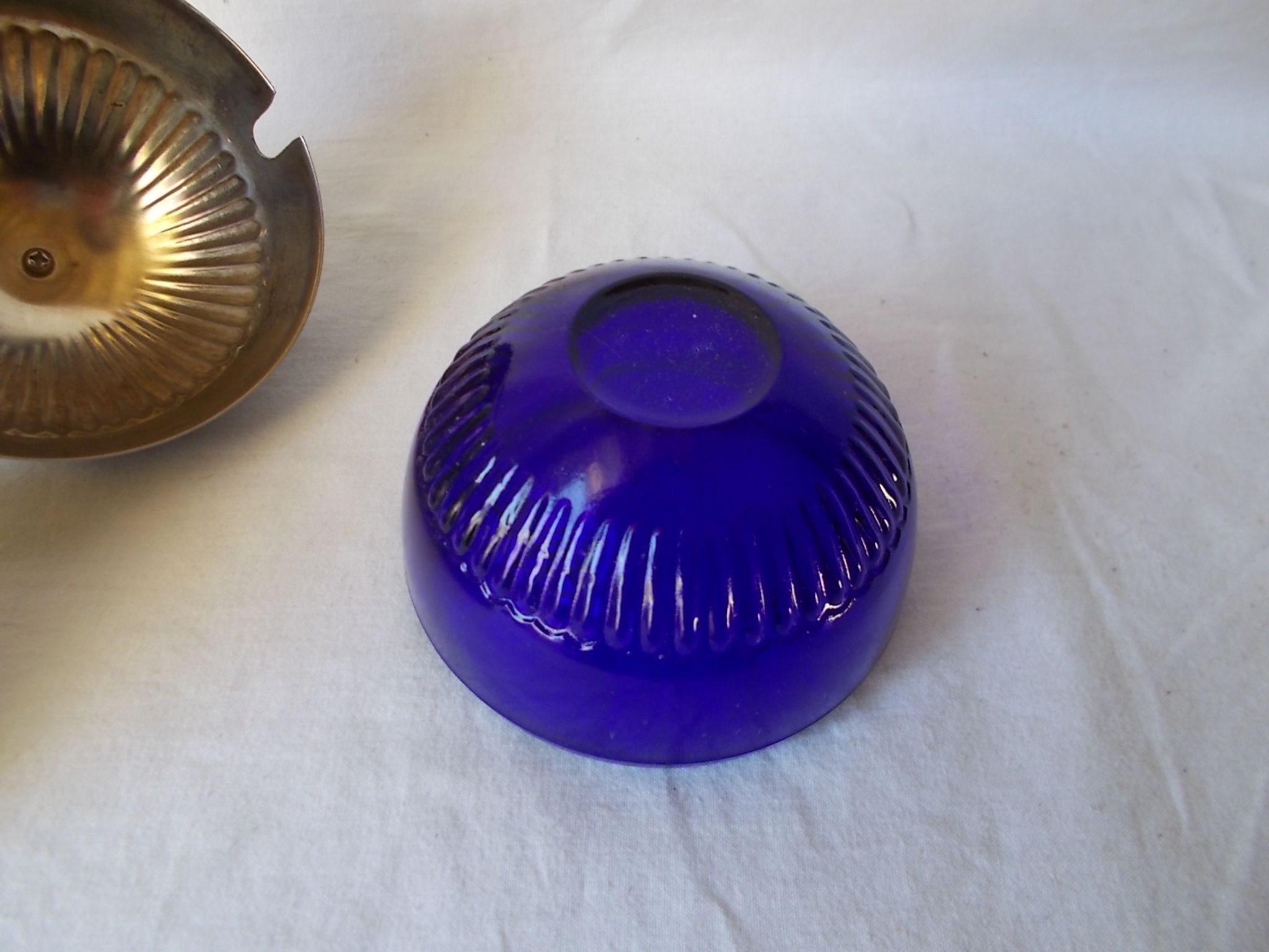 Sucrier en métal et verre bleu