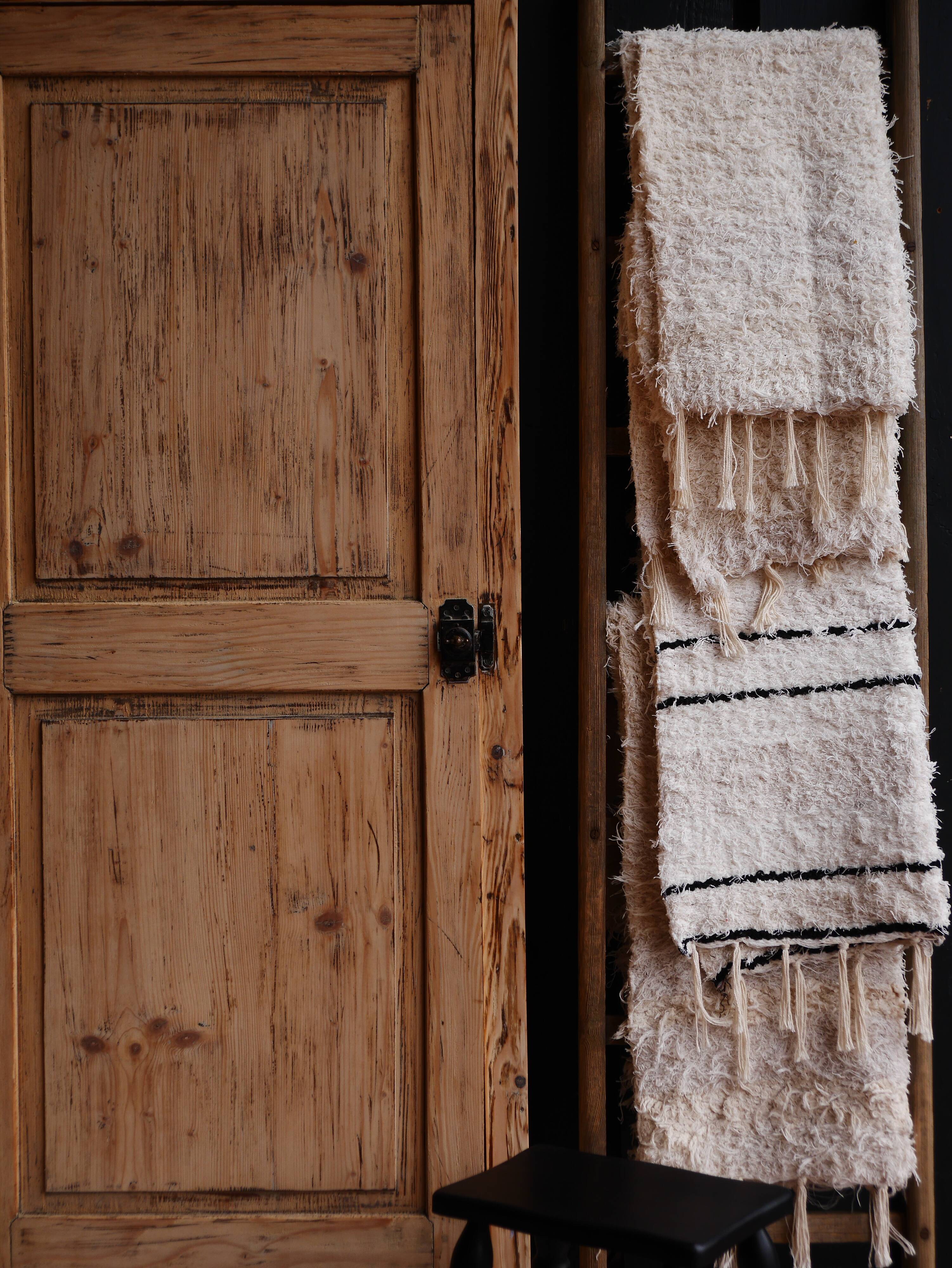 Single-door wardrobe / cupboard