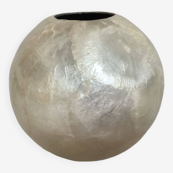 Mother-of-pearl ball vase