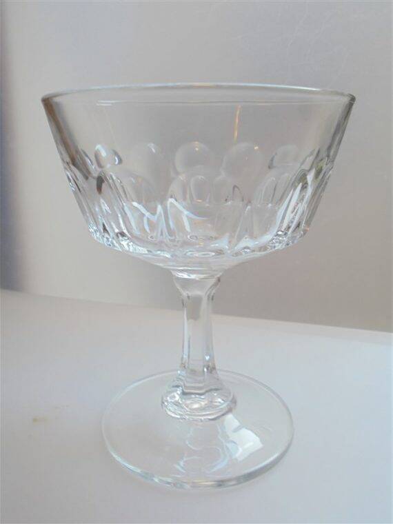 Set of 6 champagne glasses
