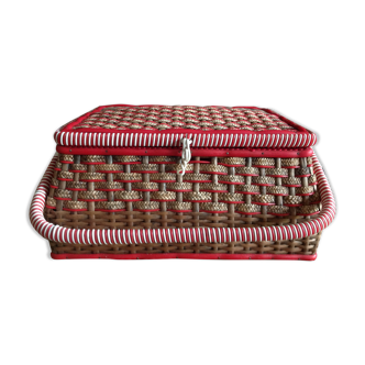 Wicker and scoubidou sewing box