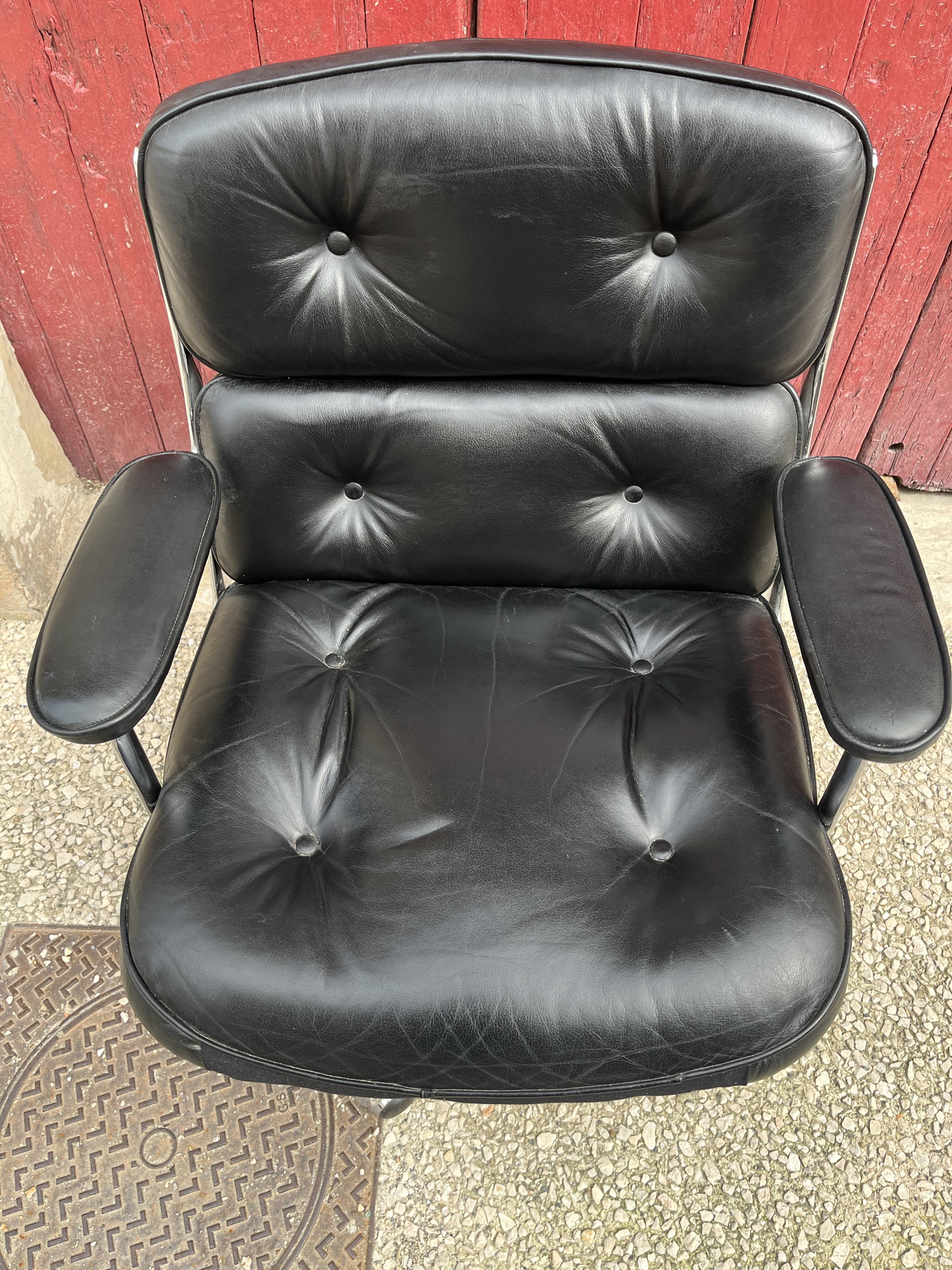 Charles Eames Vitra ES104 leather office chair