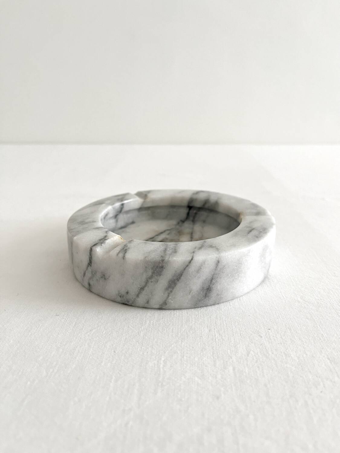 Cendrier rond en marbre gris vintage