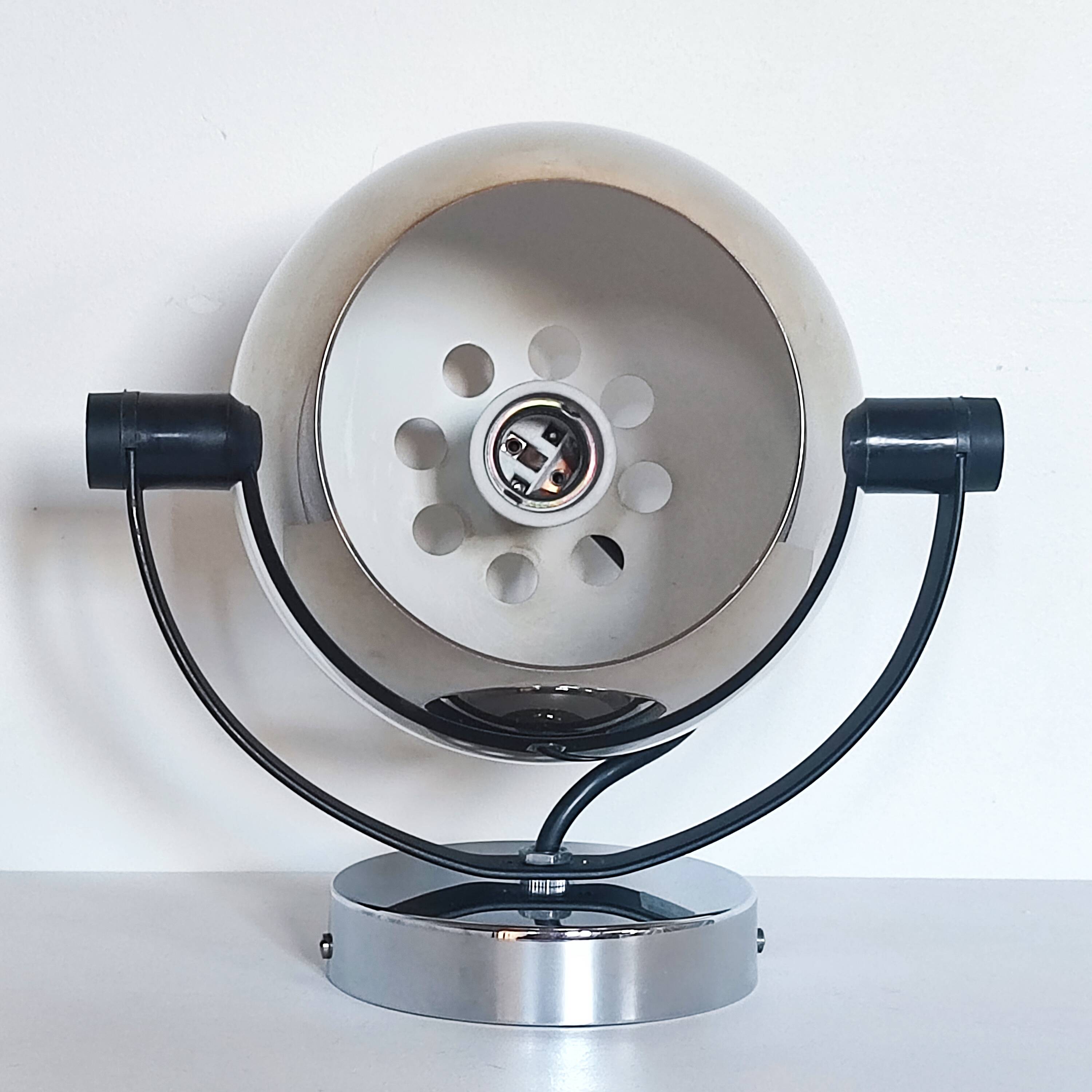 Lita “eye-ball” wall light