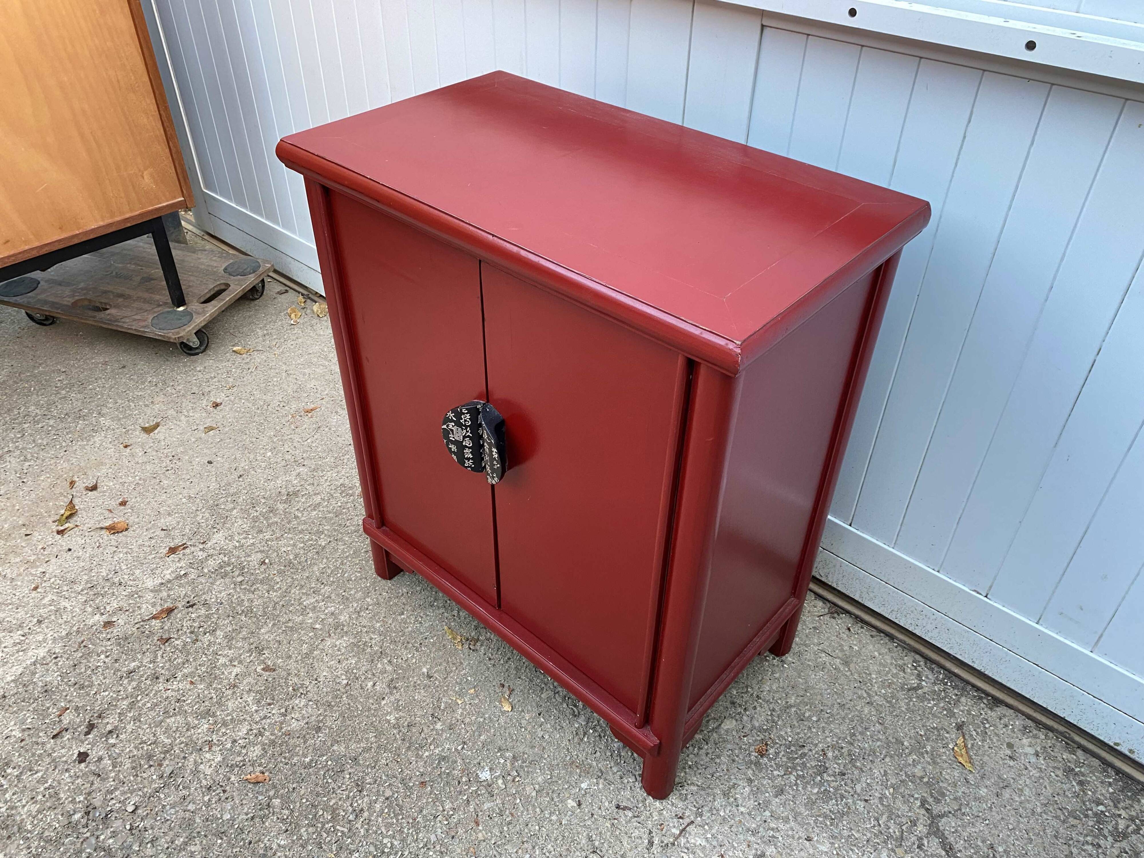 Red storage unit with 2 doors in solid wood, Chinese style, 1950