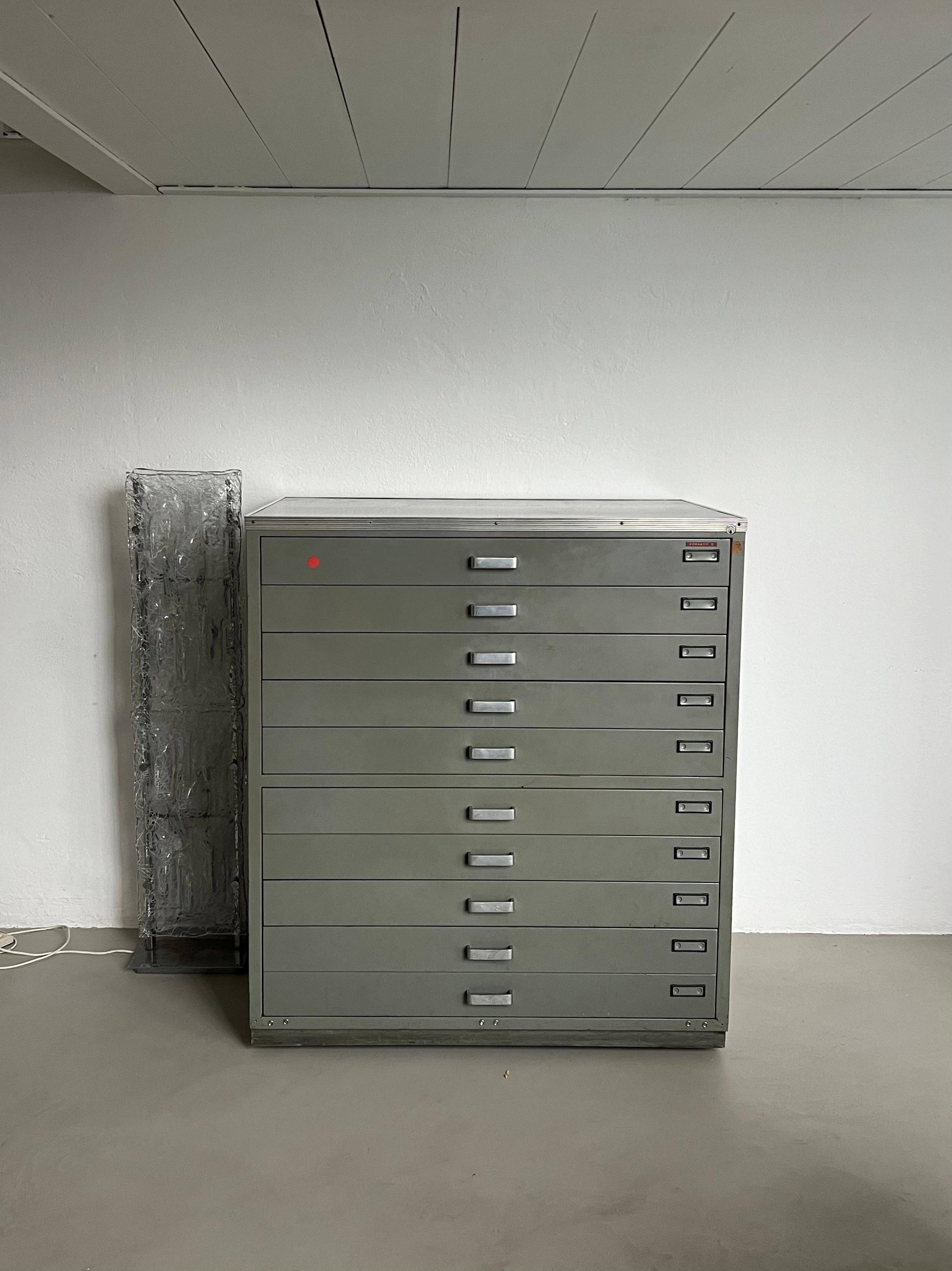 Vintage Italian Industrial Cabinet / drawers  for storage drawings and posters