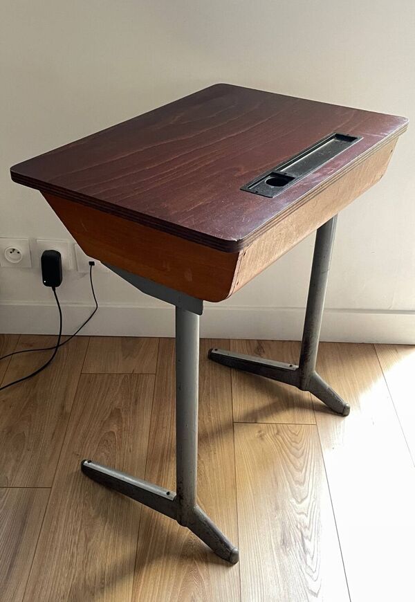 Ensemble bureau d’écolier vintage et chaise en bois peint