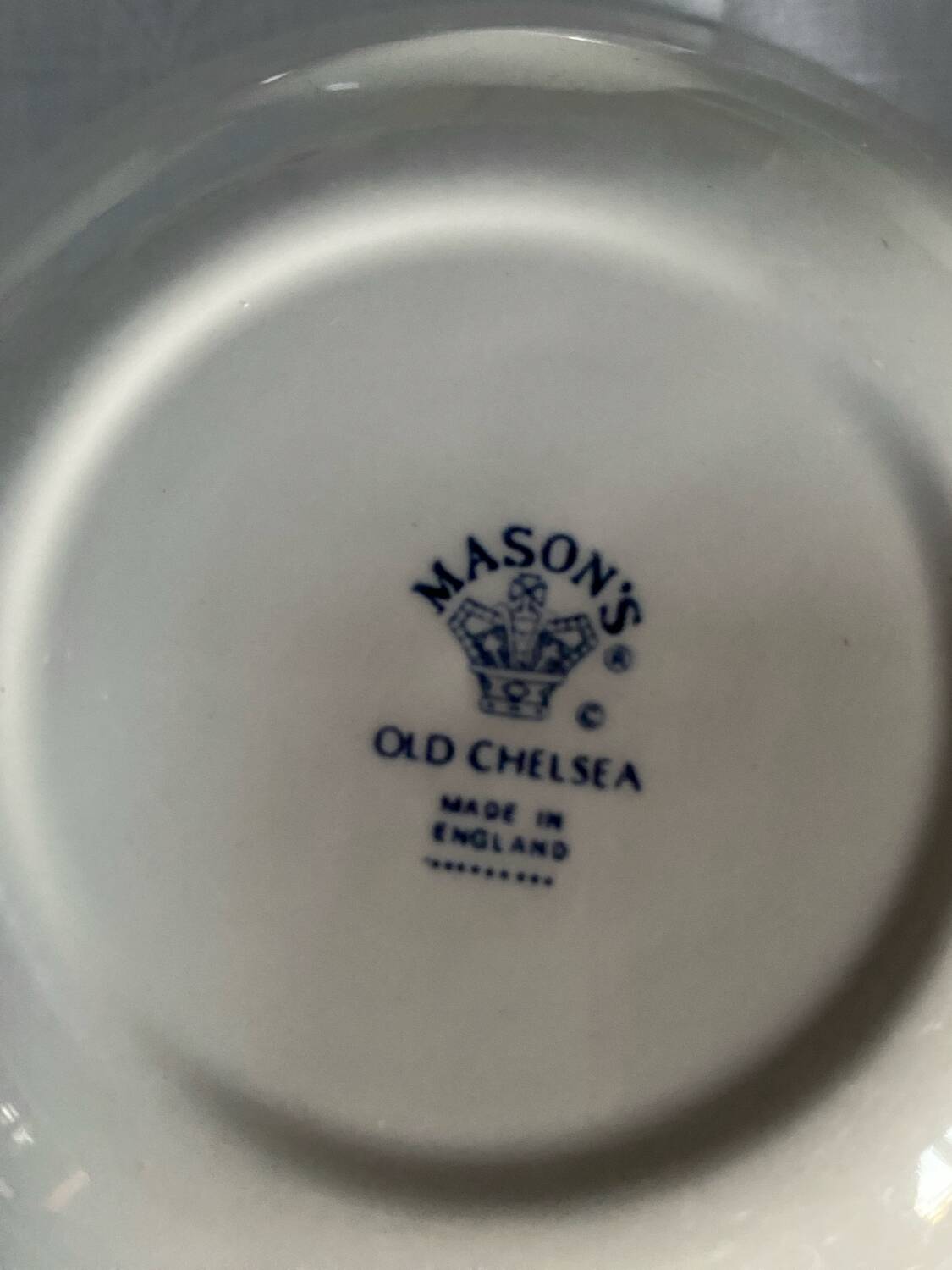 Set of 4 large Old Chelsea antique Mason's bowls