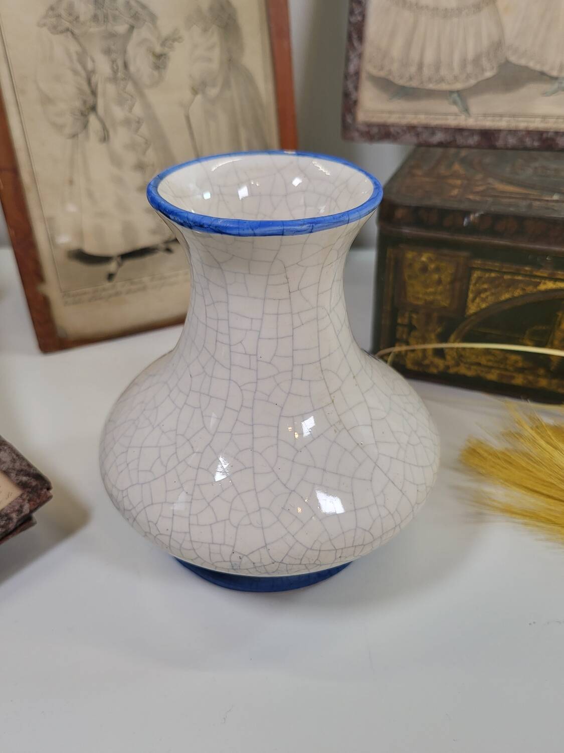 Small ceramic vase with cracked look