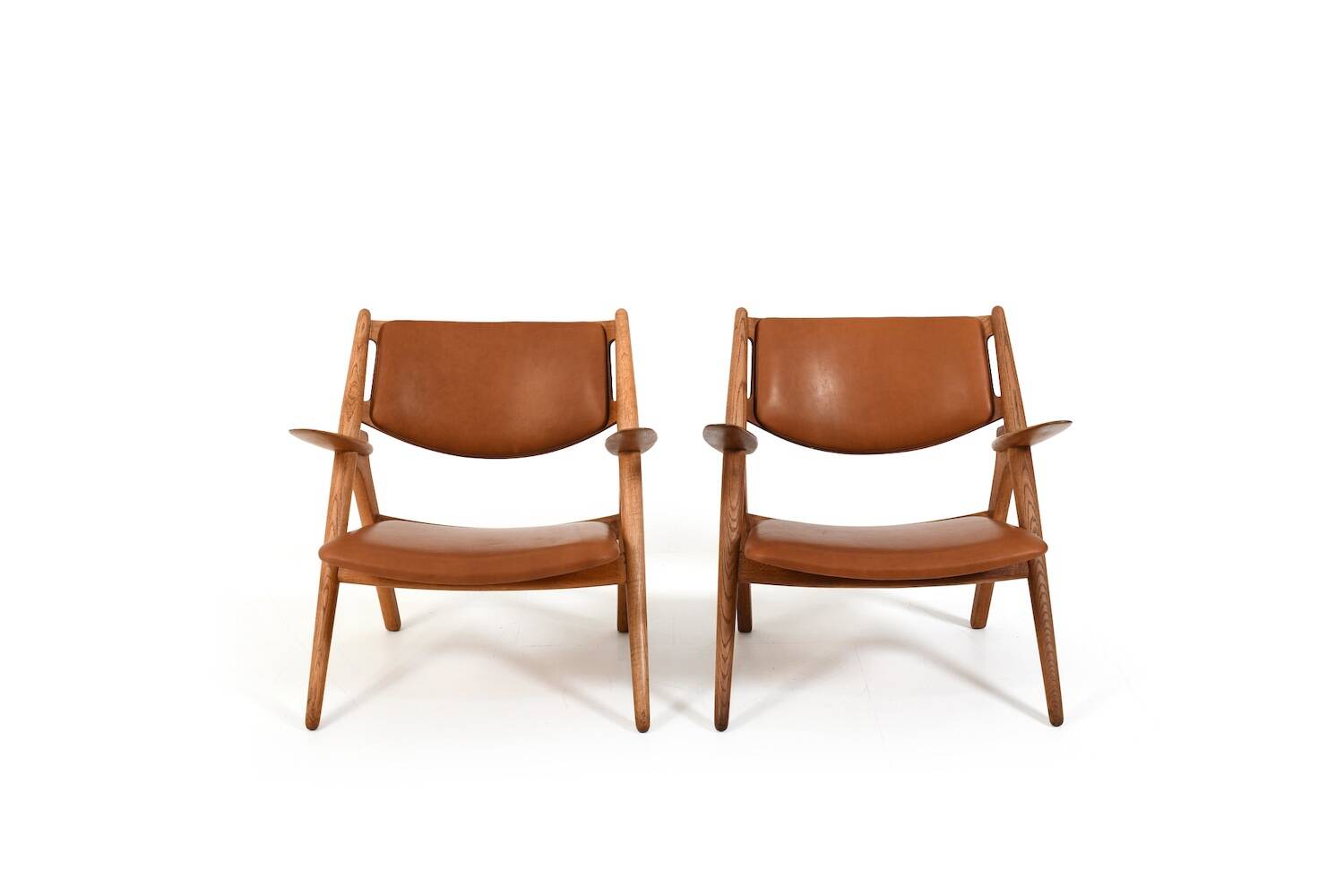 Fauteuils en chêne CH-28 de Hans J. Wegner