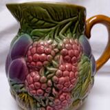 Slurry pitcher with fruit decoration