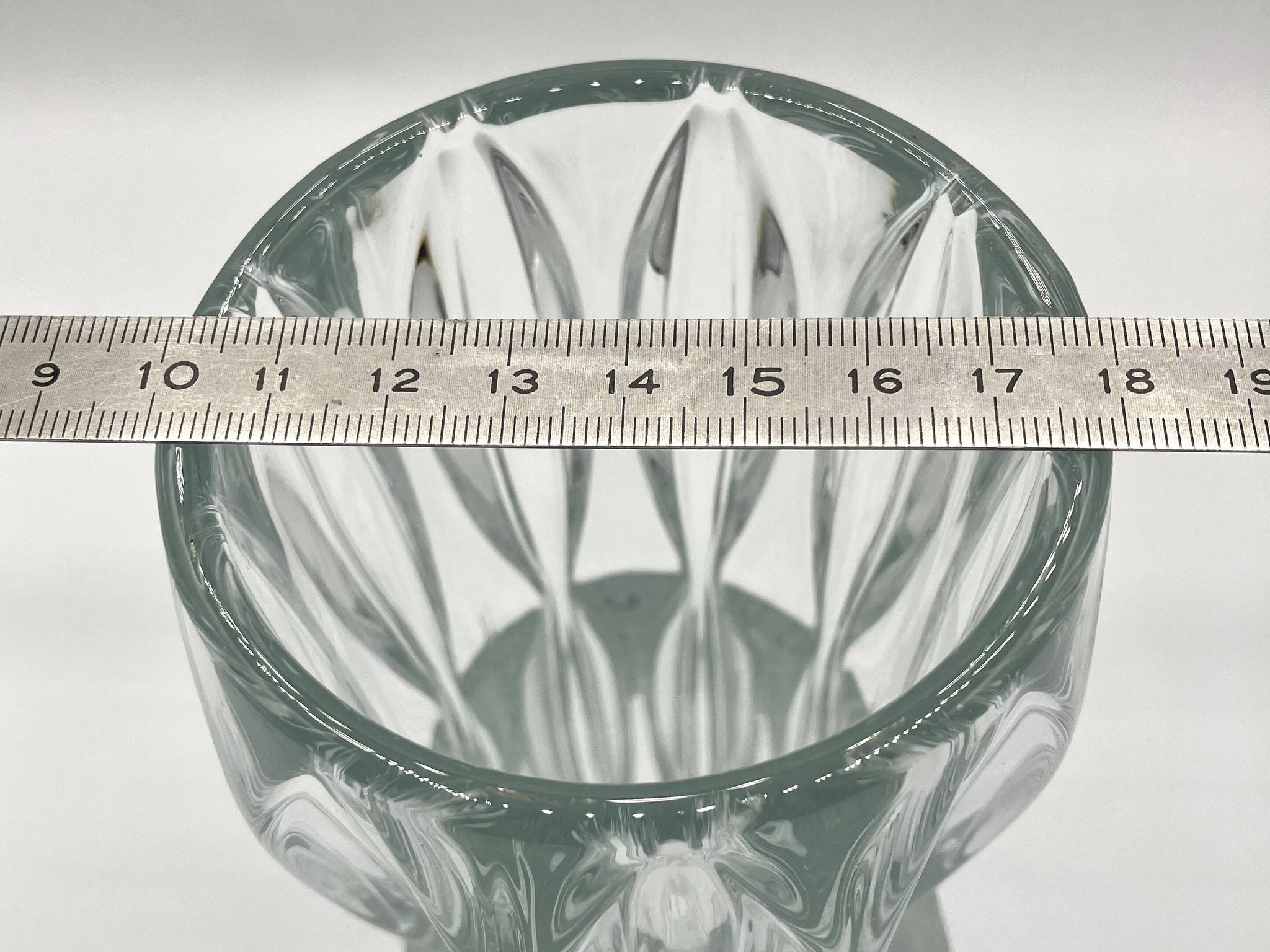 Sklo union vase • rosice glassware • design jan schmid • 1960 • pressed glass