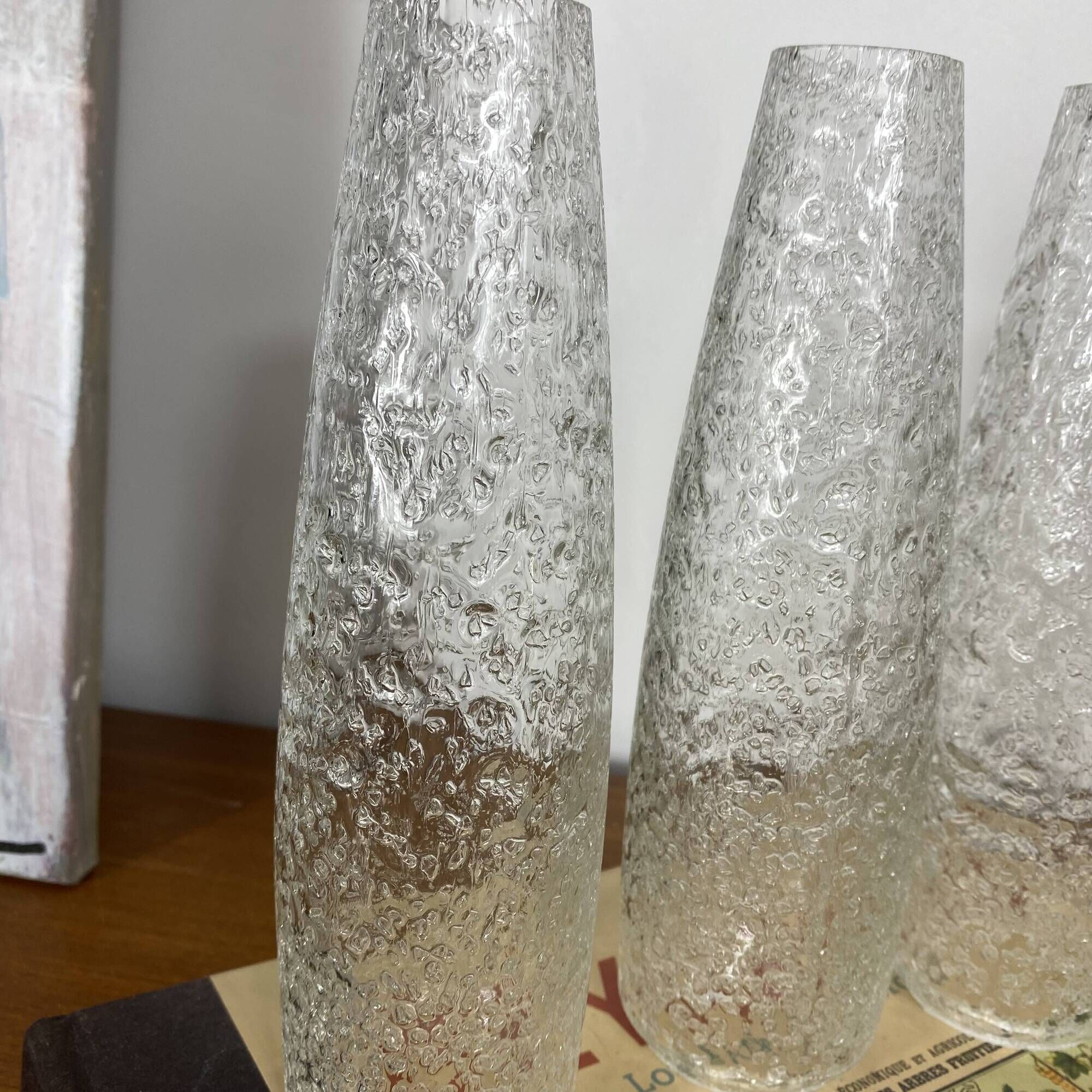 Set of 4 vintage bubble glass tulips for wall lamp chandelier.