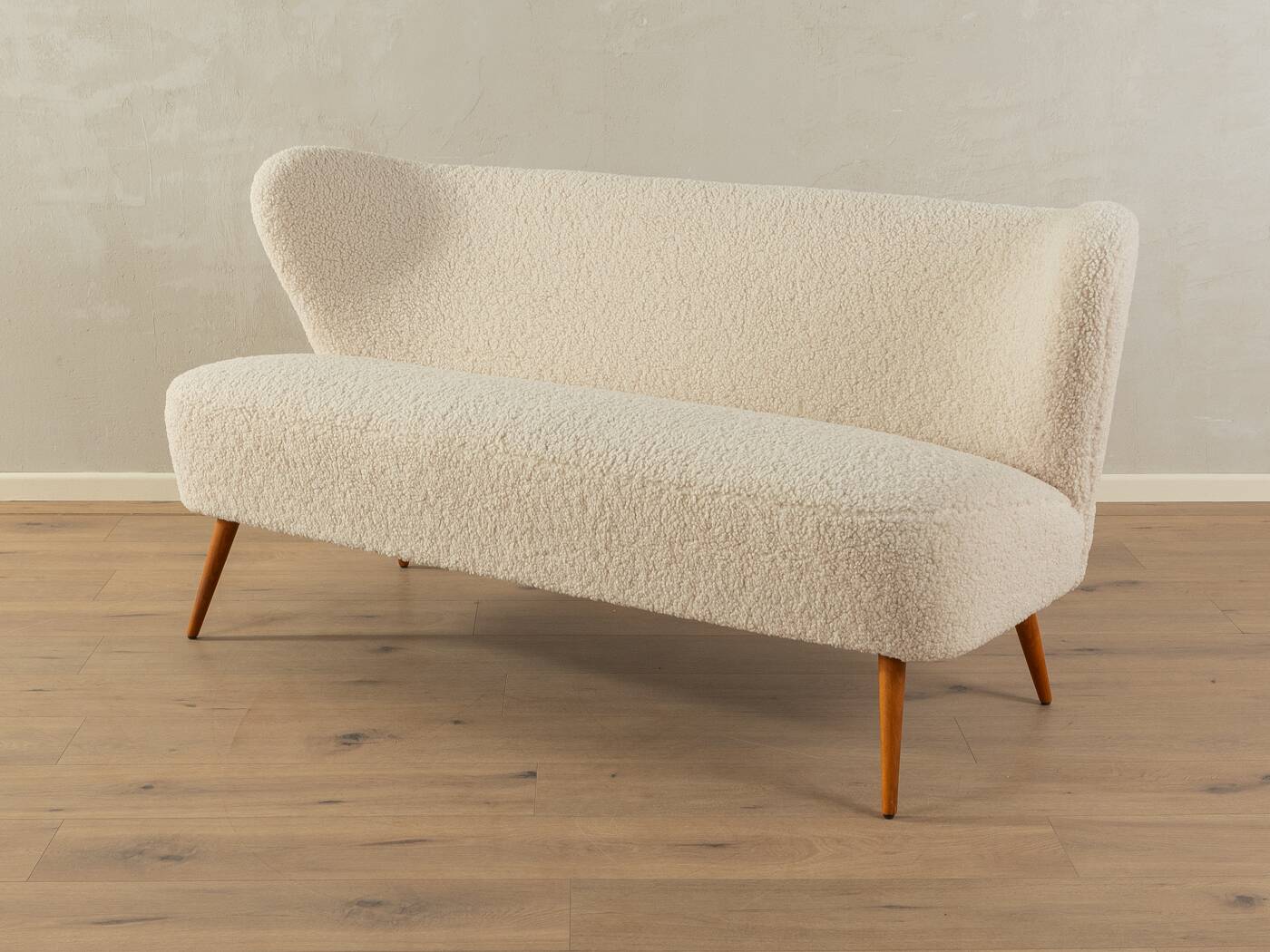Vintage Cocktail Sofa in Teddy-Fabric