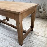 Table de ferme, drapière en noyer, 1900
