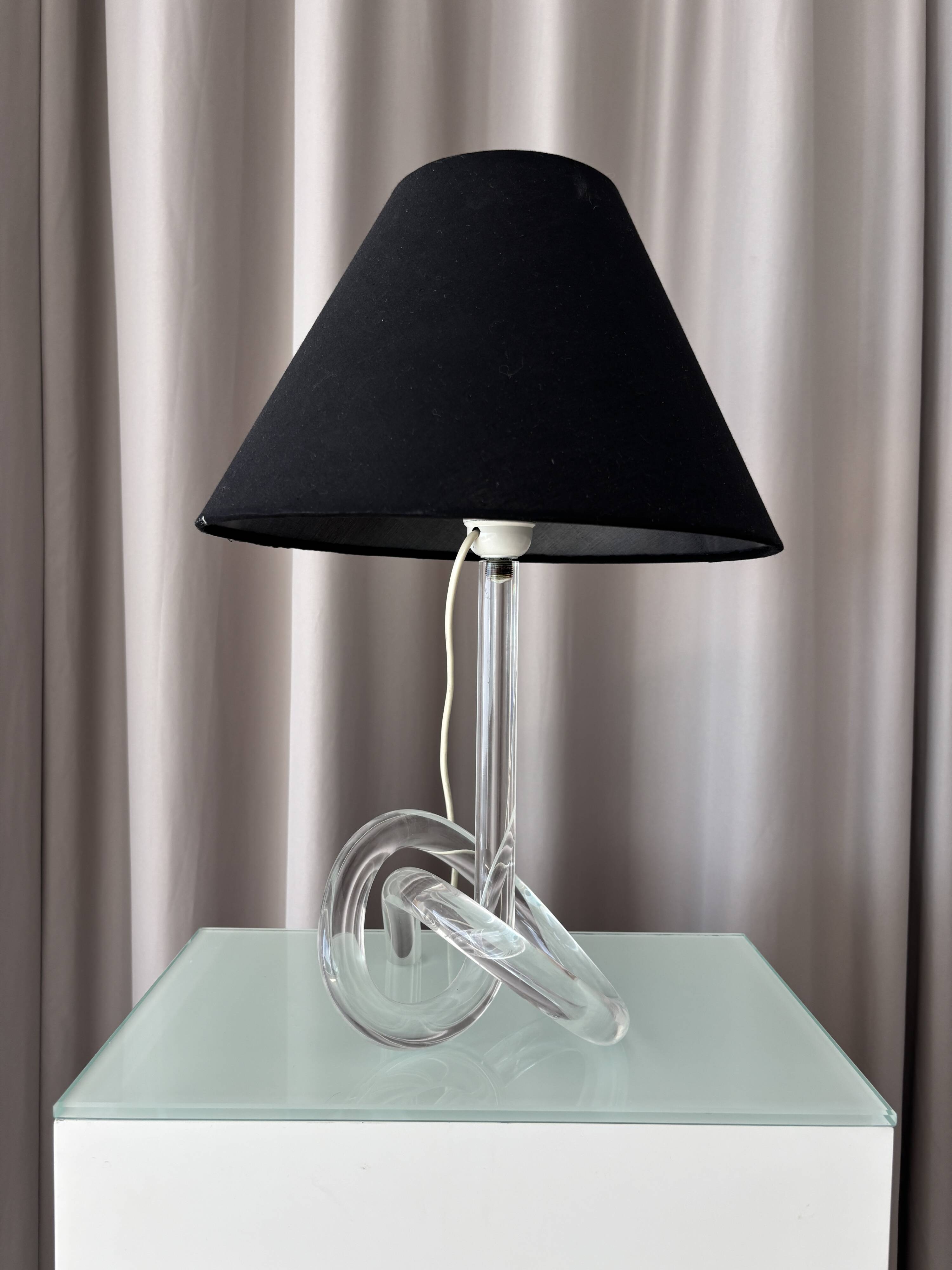 1970s Lucite Knot Table Lamp Attributed to Elaine Bscheider for Dorothy Tho