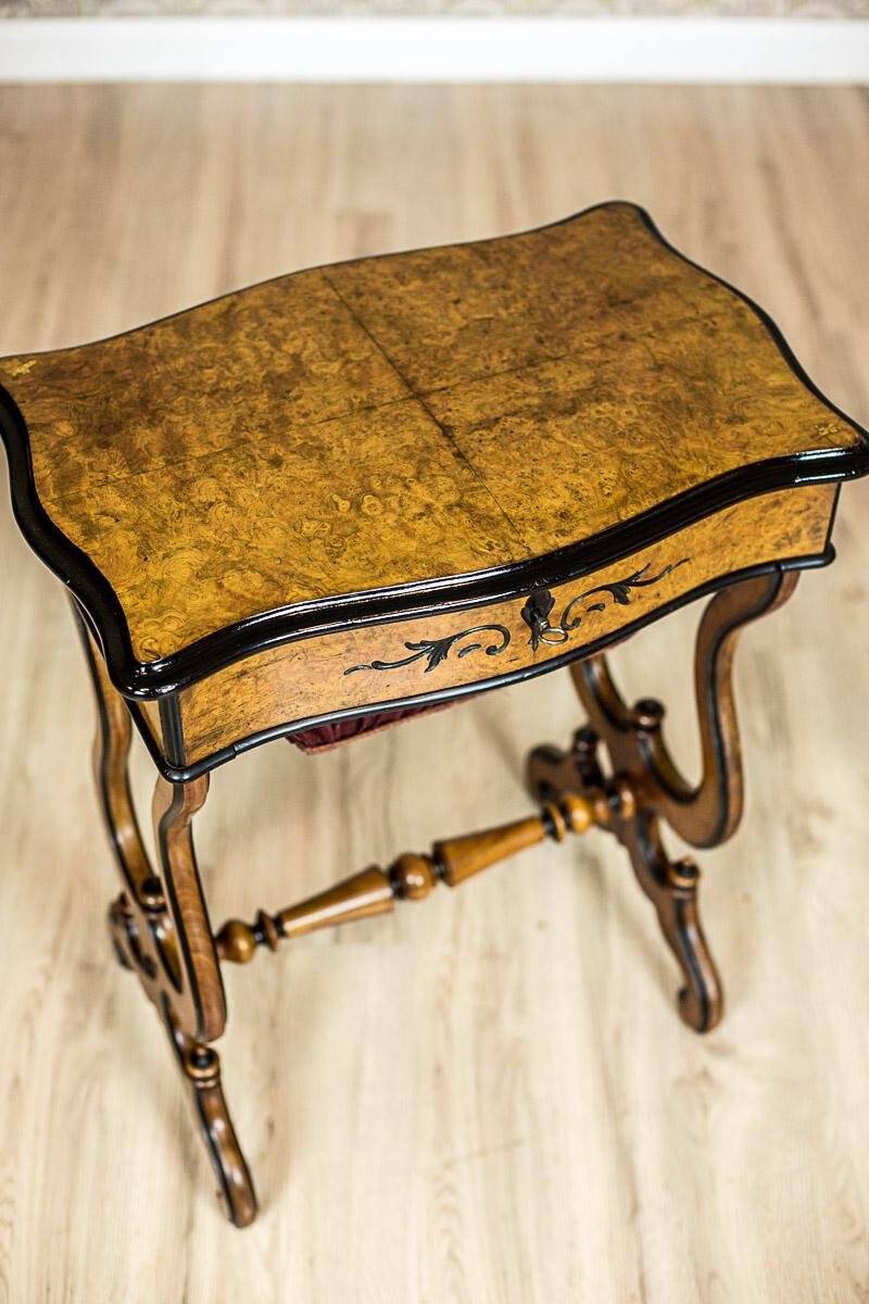 Sewing Table in Birchen Burl, 1870