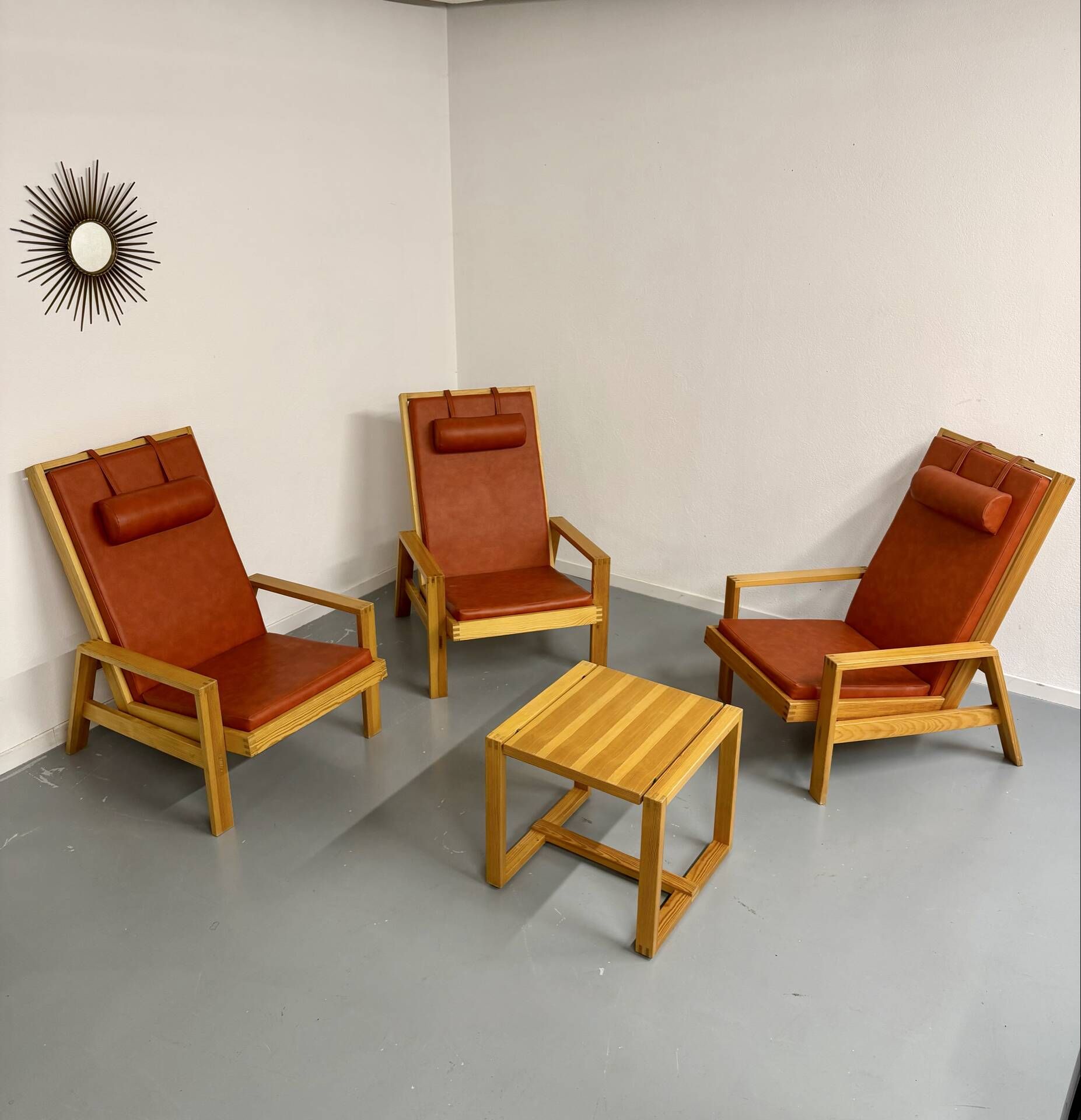 Ensemble salon en pin 3 fauteuils lounge et table design scandinave 70