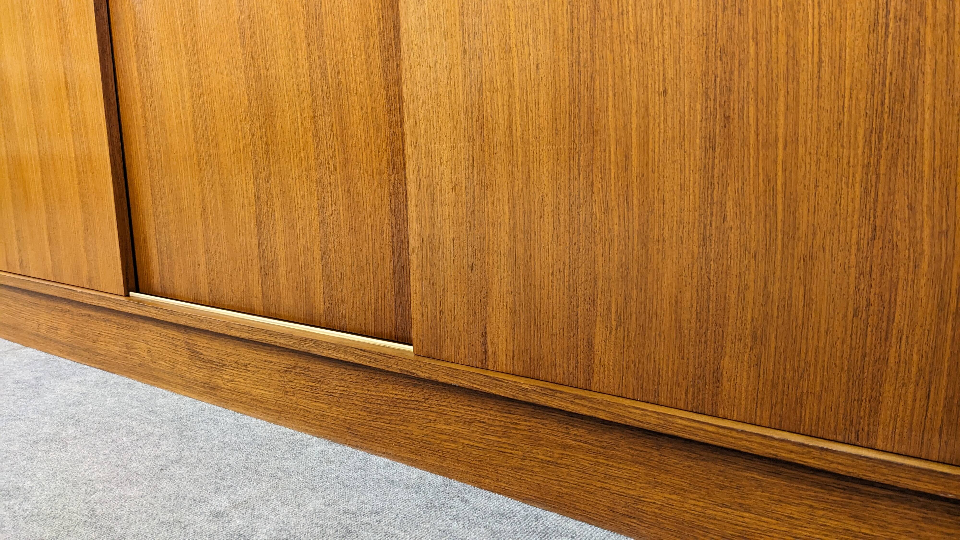 Modernist enfilade in rosewood attributed to O. Borsani, Italy circa 1970.