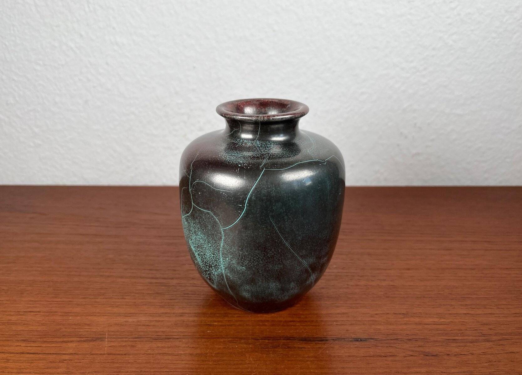 German studio pottery vase Art Deco by Richard Uhlemeyer, 1940s.