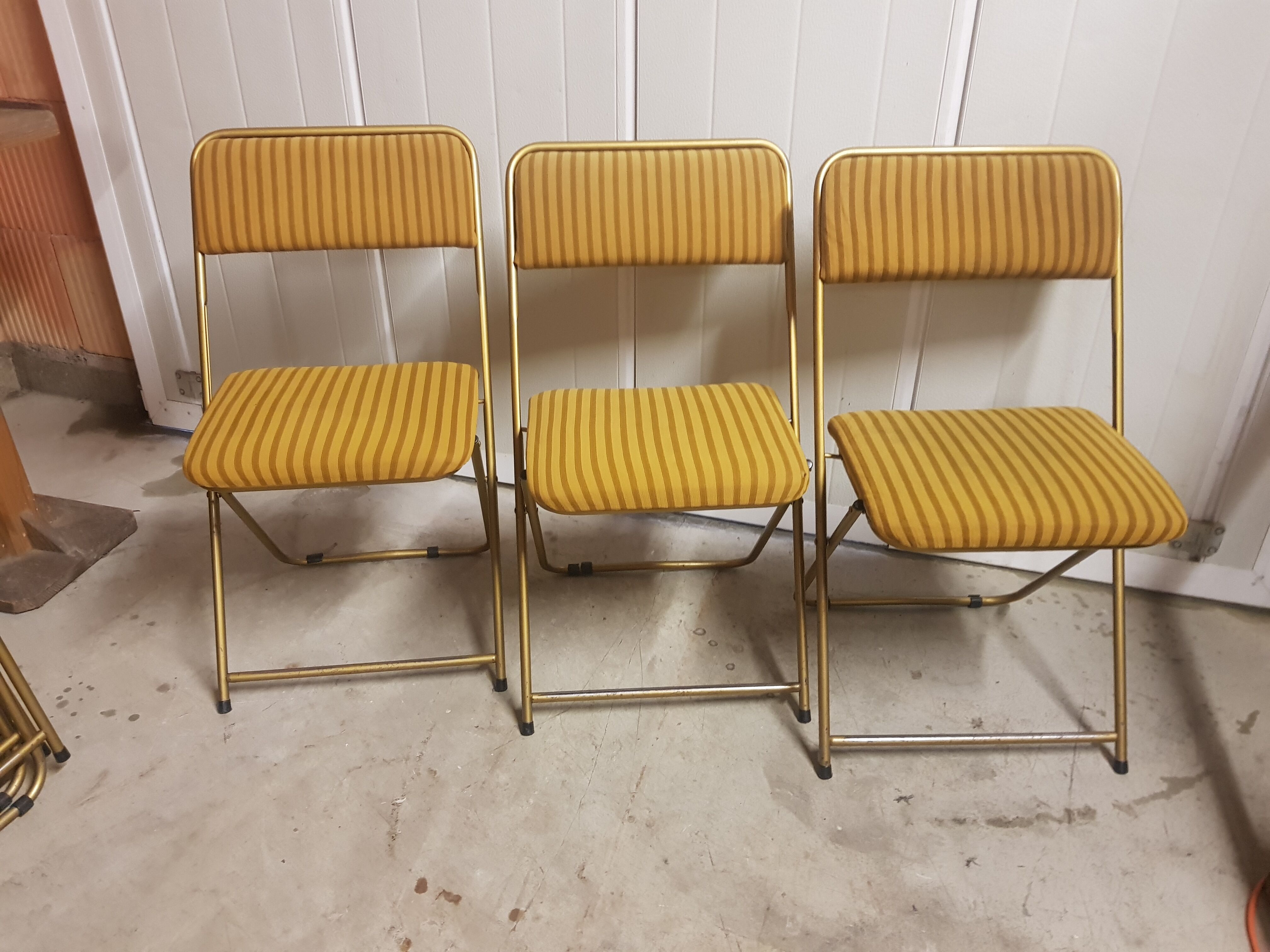 3 folding lafuma chairs