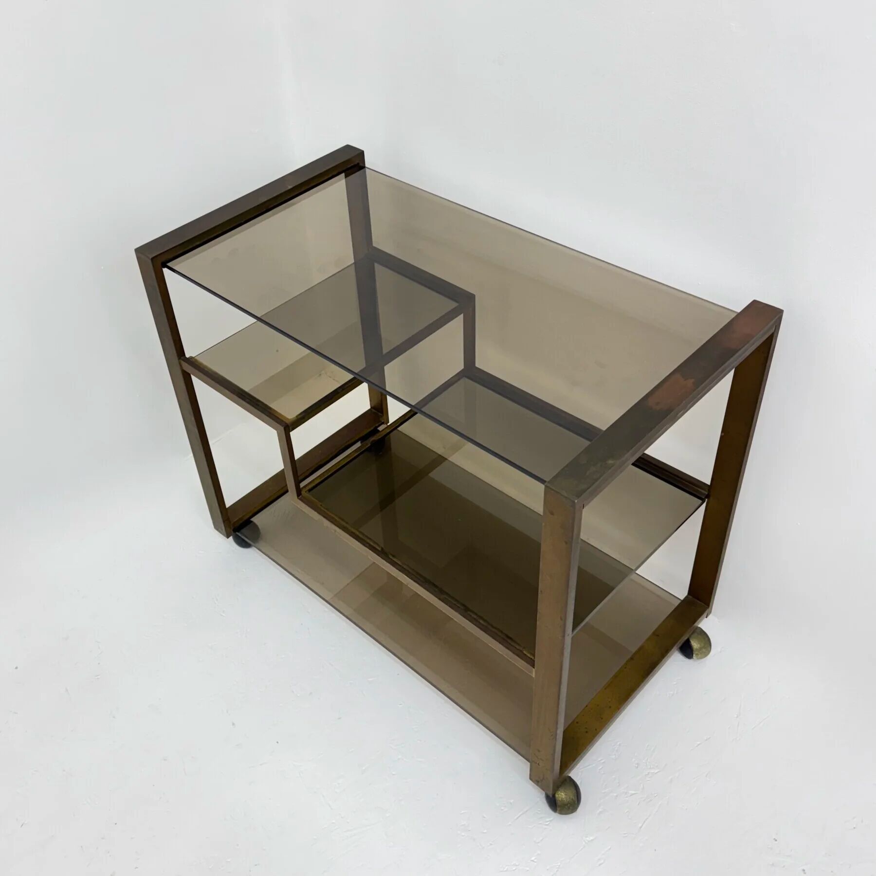 Chariot de bar en laiton des années 50 avec verre fumé, années 70