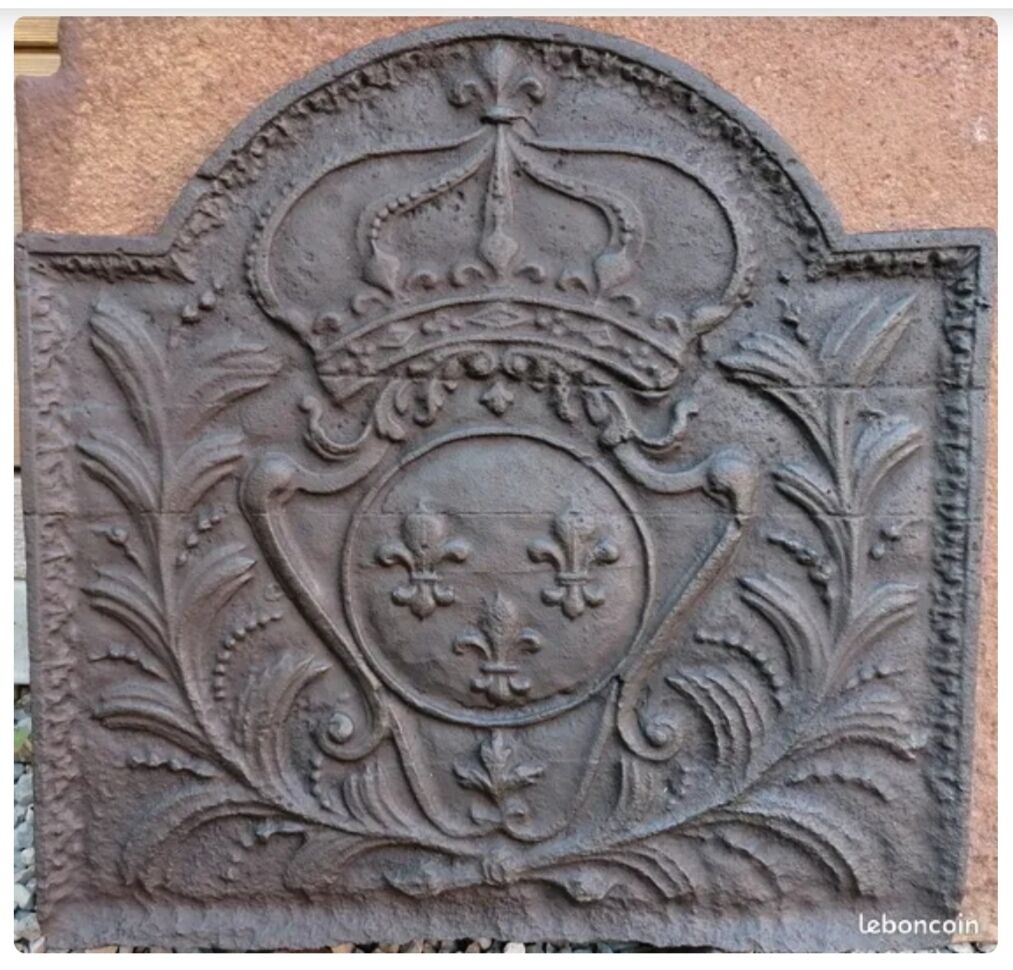 Fireplace plate France weapon