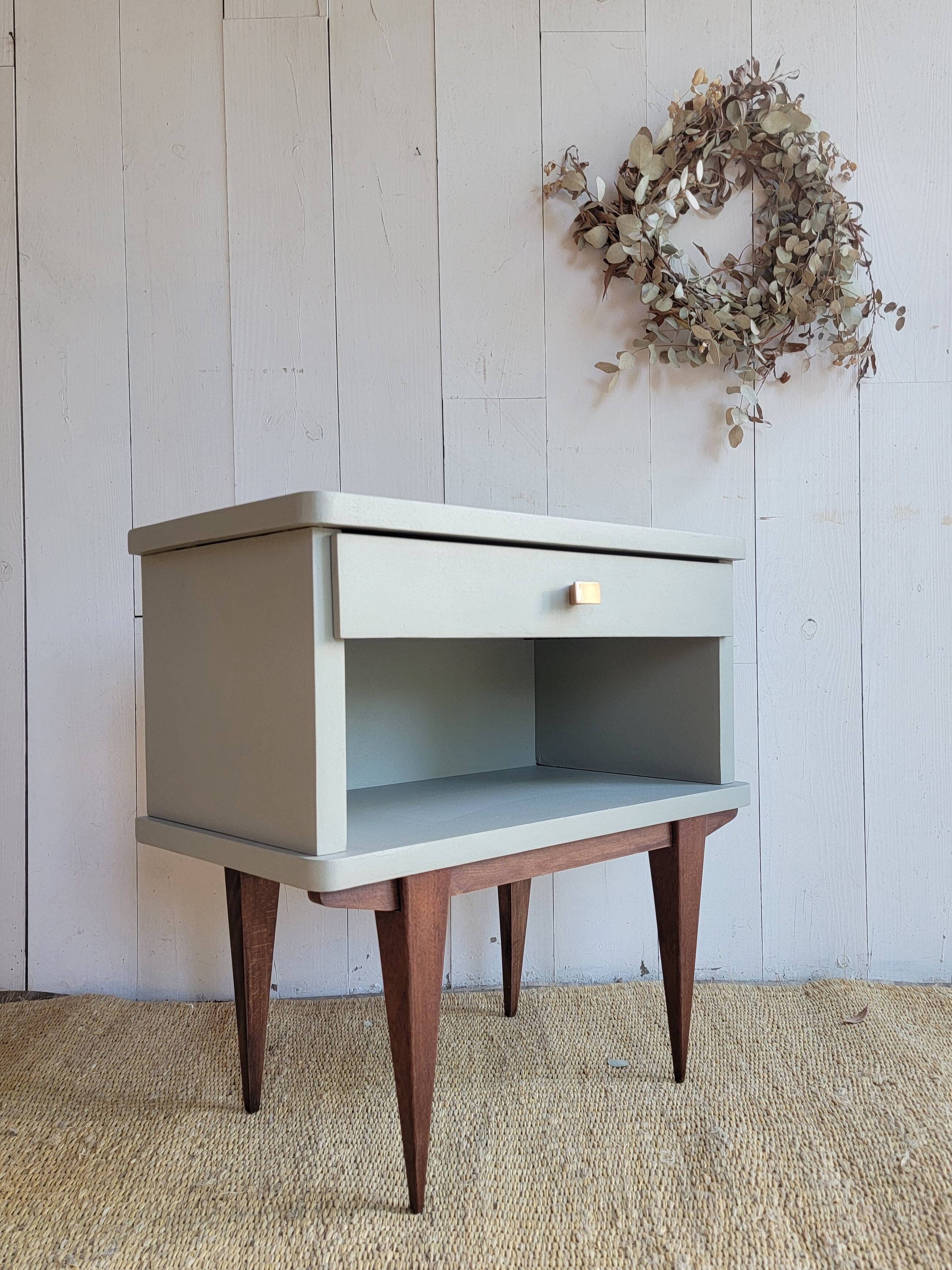 Table de chevet vintage rénovée
