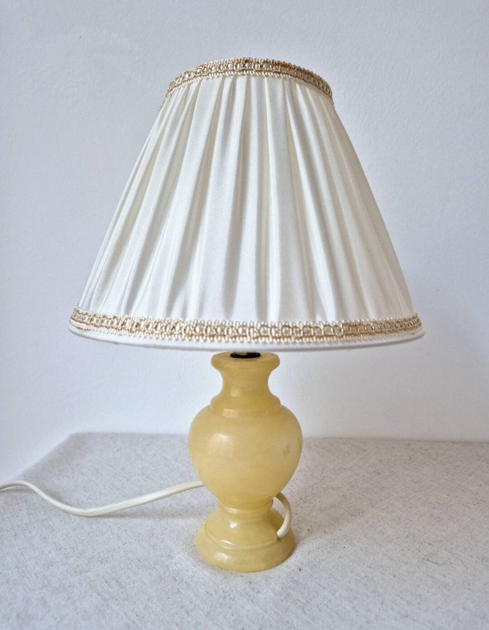 Vintage table lamp with alabaster base '1970s -