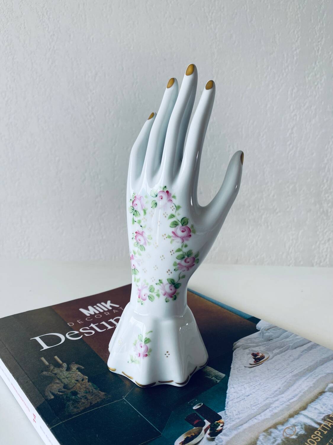Della Torre porcelain jewelry holder