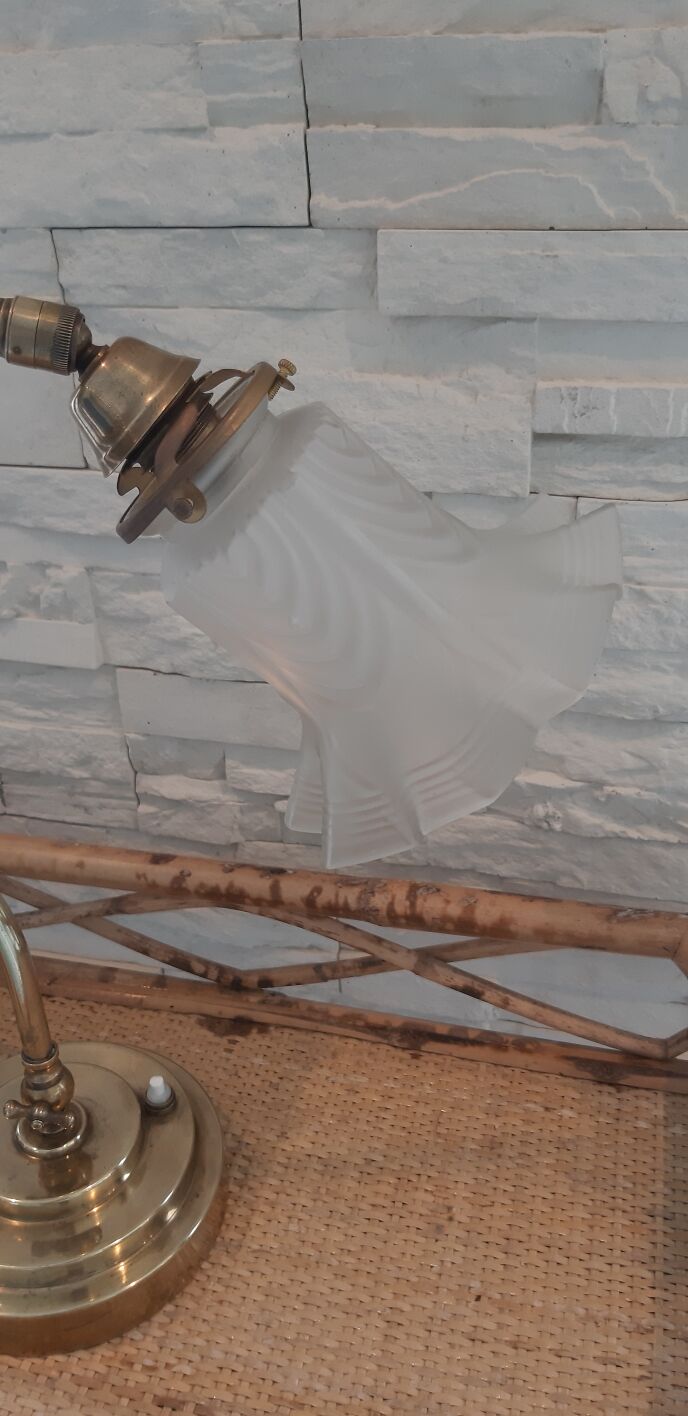 20/30s brass swan collar lamp